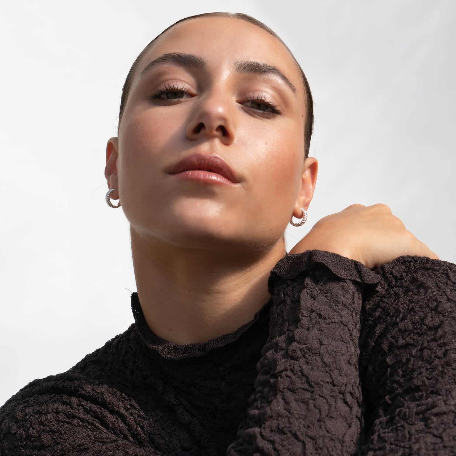 Medium Twist Huggie Hoops