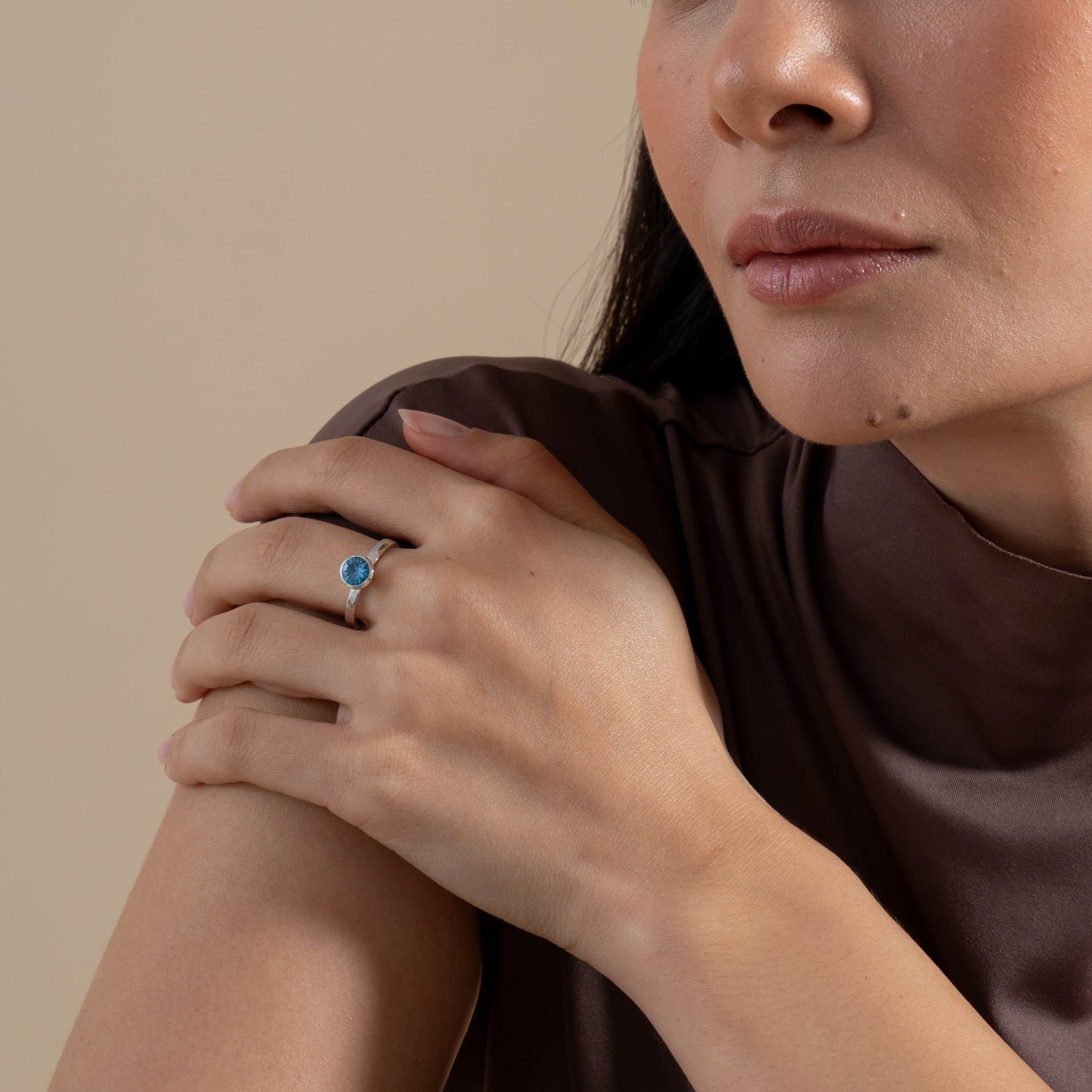 6mm Blue Topaz Hammered Twinkle Ring