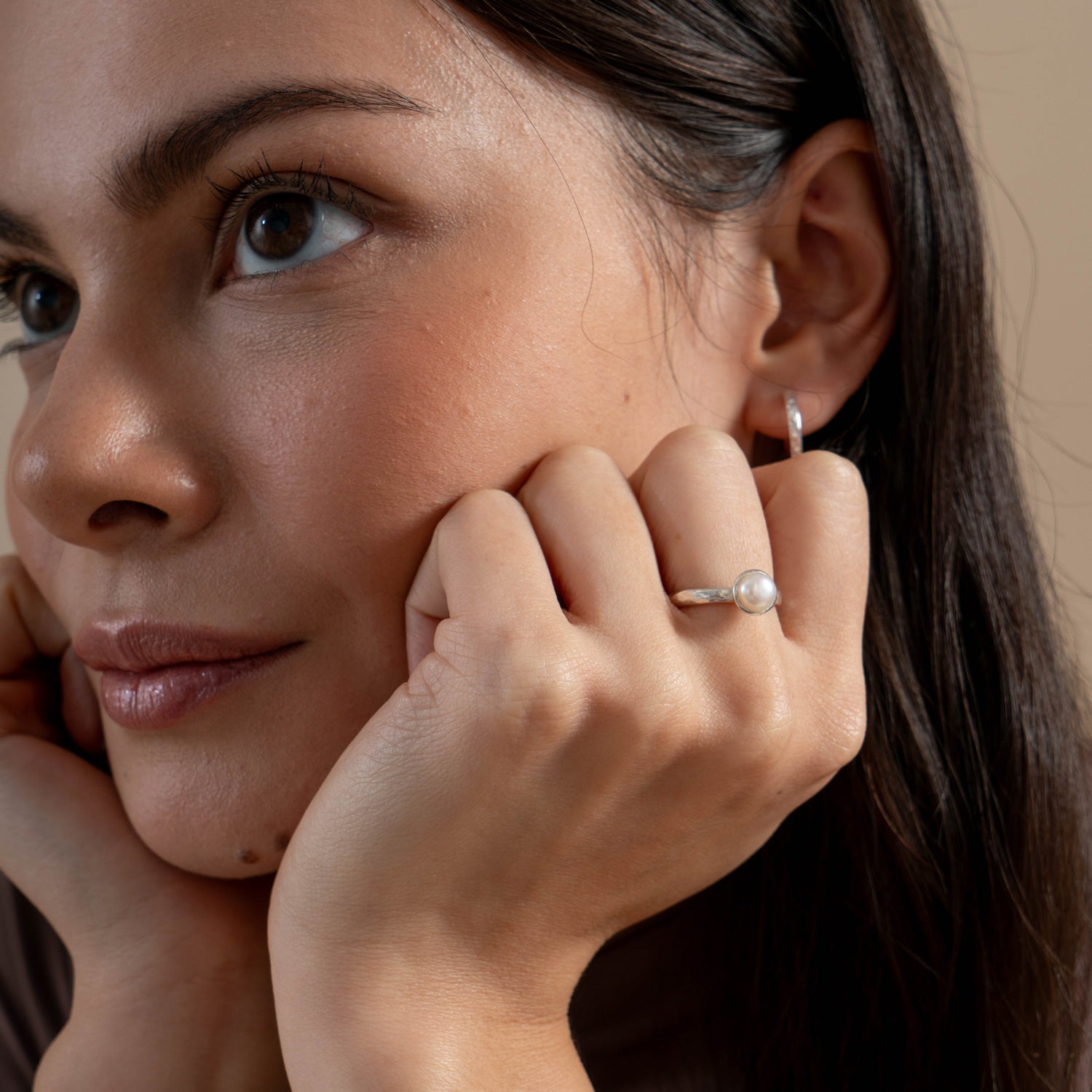 6mm White Pearl Hammered Twinkle Ring