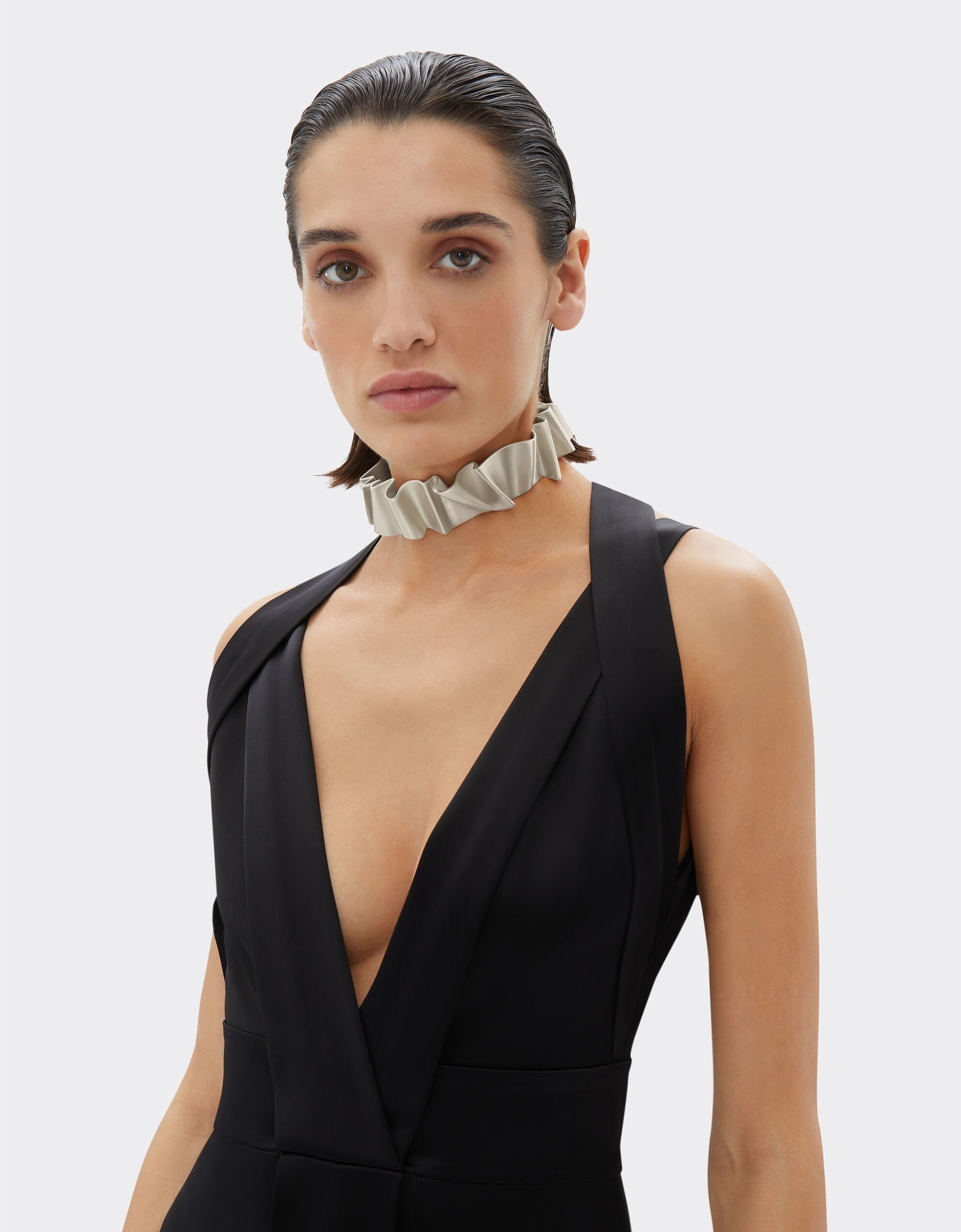 Brass choker with satin palladium finish