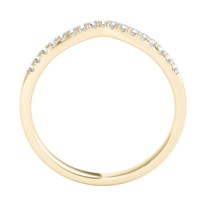 Chevron Wedding Band with Pavé Diamonds in 10K Yellow Gold (1/10 ct. tw.)