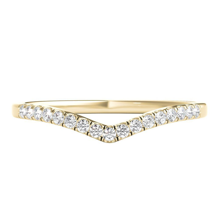Chevron Wedding Band with Pavé Diamonds in 10K Yellow Gold (1/10 ct. tw.)