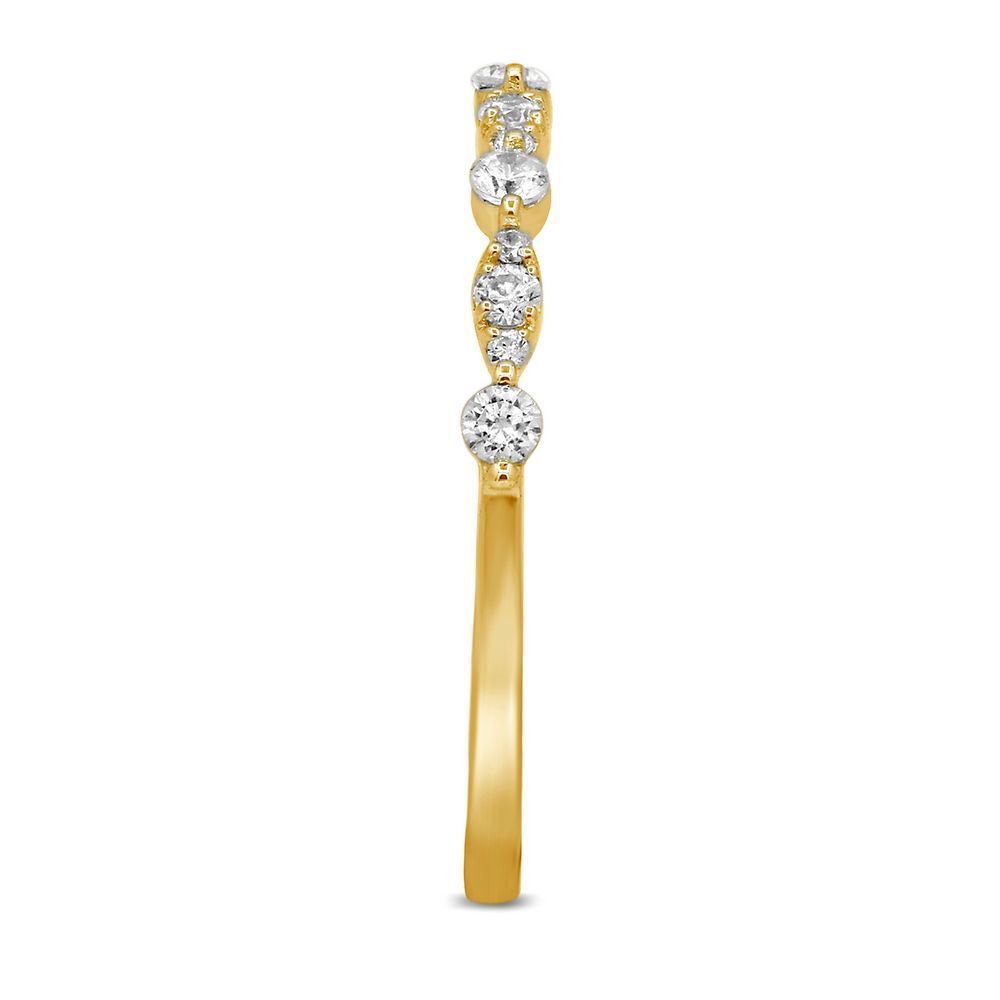 Scalloped Diamond Anniversary Band in 10K Yellow Gold (1/4 ct. tw.)