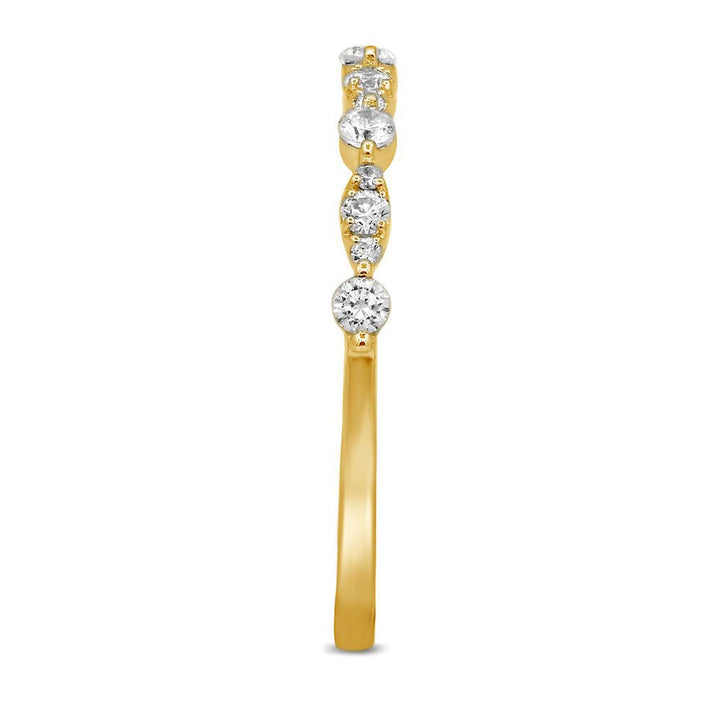 Scalloped Diamond Anniversary Band in 10K Yellow Gold (1/4 ct. tw.)