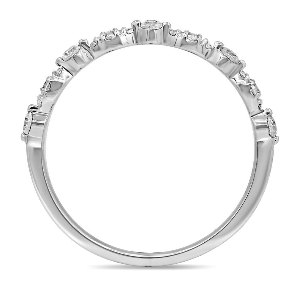 Scalloped Diamond Anniversary Band in 10K white Gold (1/4 ct. tw.)