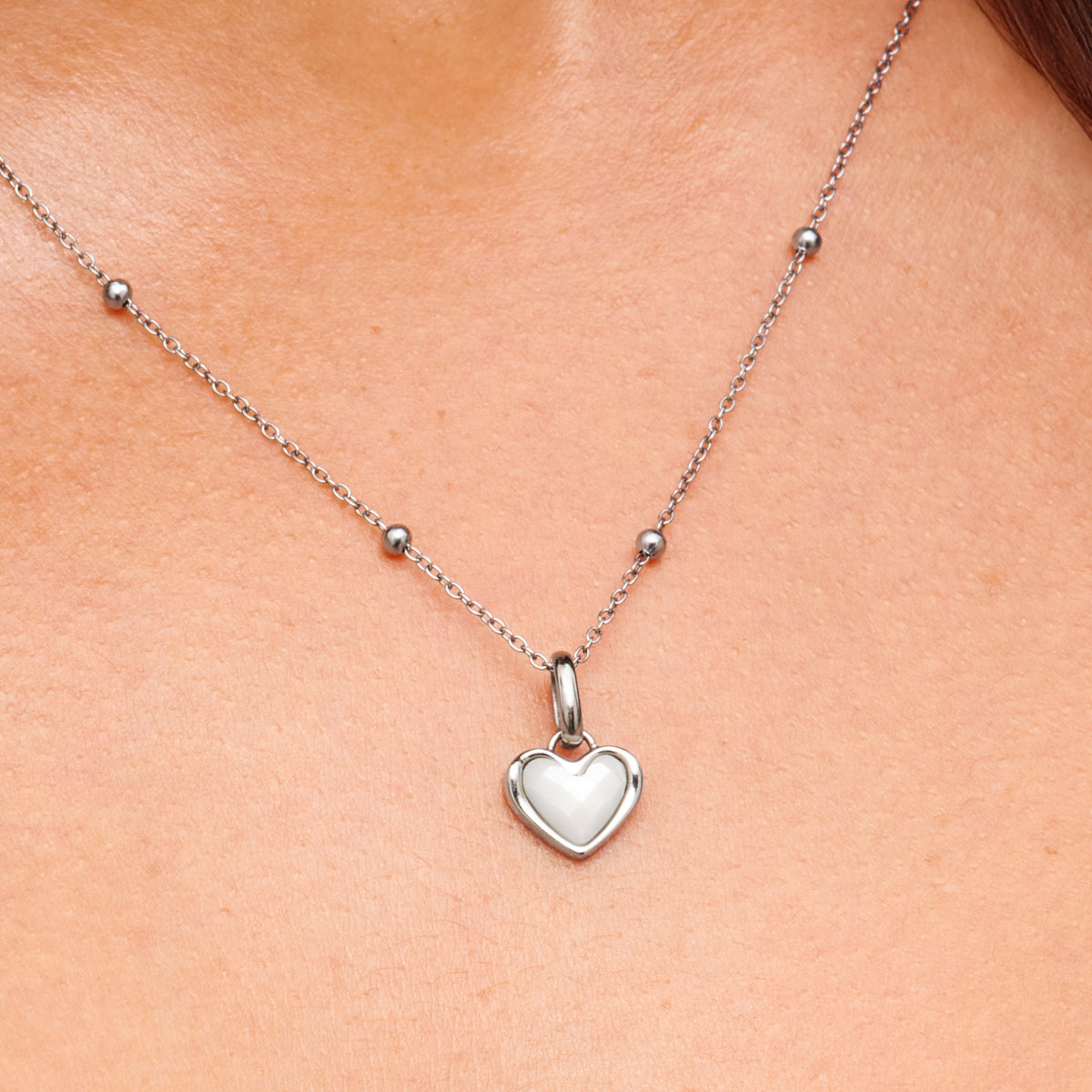 Mother of Pearl Heart Necklace (Silver)