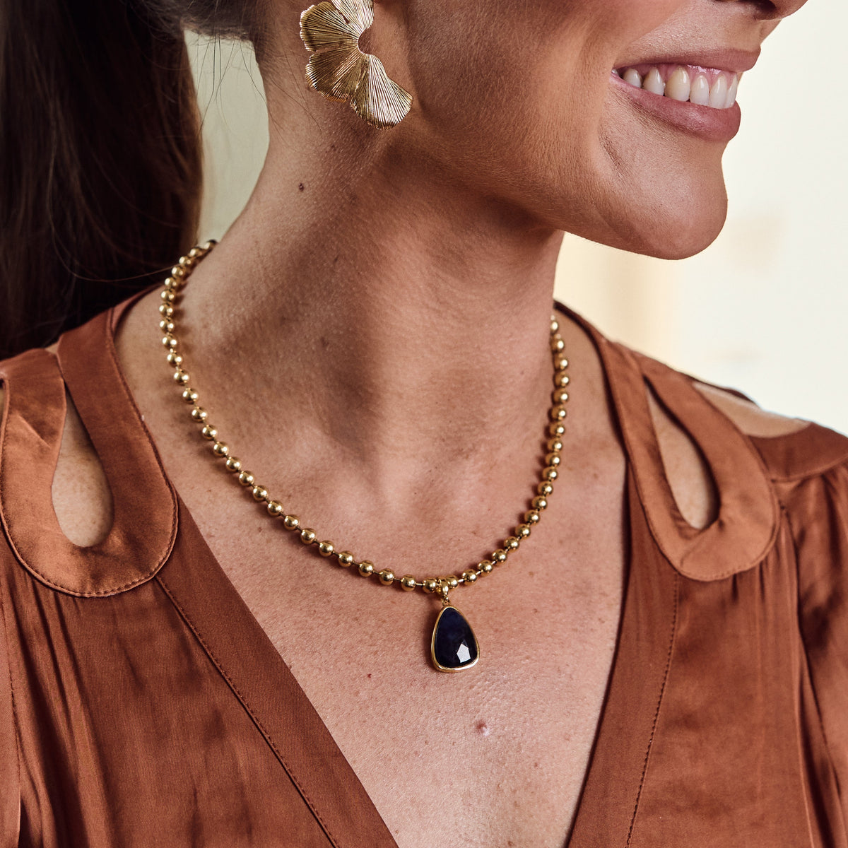 Louise Thompson Chapters Blue Sapphire Pendant