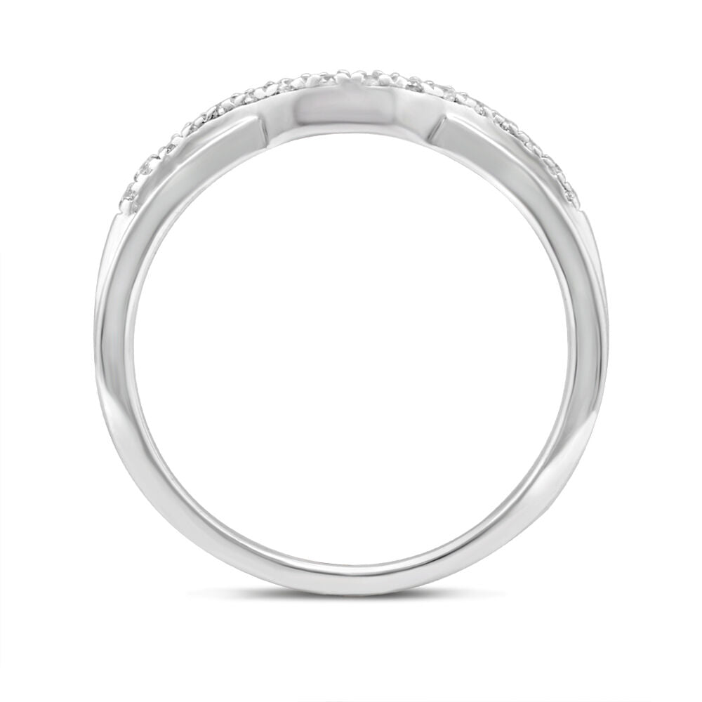 Diamond Contour Wedding Band in 14K White Gold (1/7 ct. tw.)