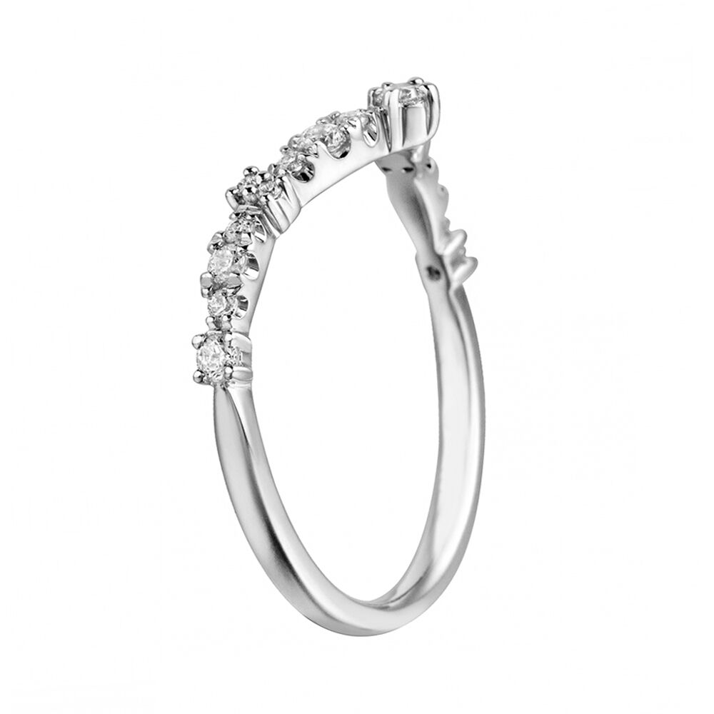 Chevron Diamond Band in 14K White Gold (1/4 ct. tw.)