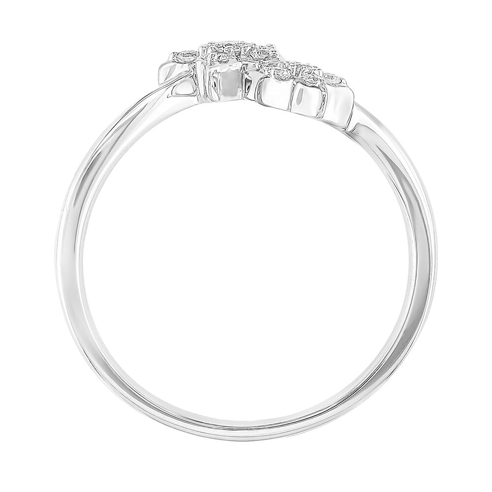 Diamond Star Ring in 10K White Gold (1/7 ct. tw.)