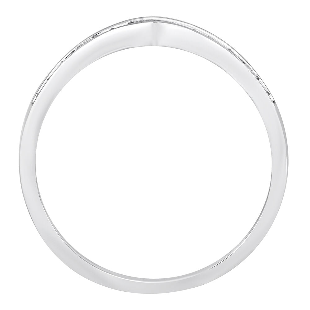 Diamond Contour Band in 10K White Gold (1/7 ct. tw.)