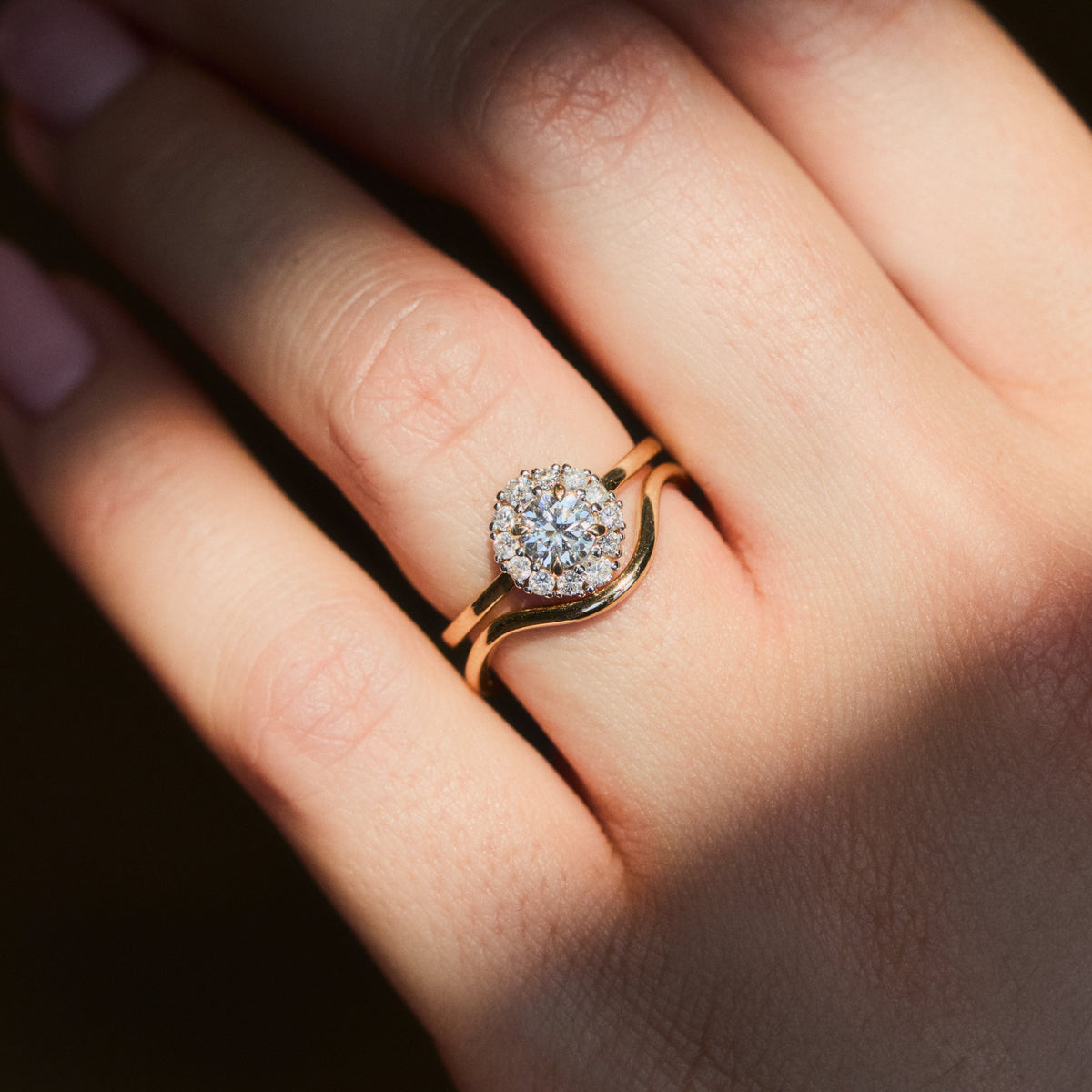 Simple Curved Hugging Ring