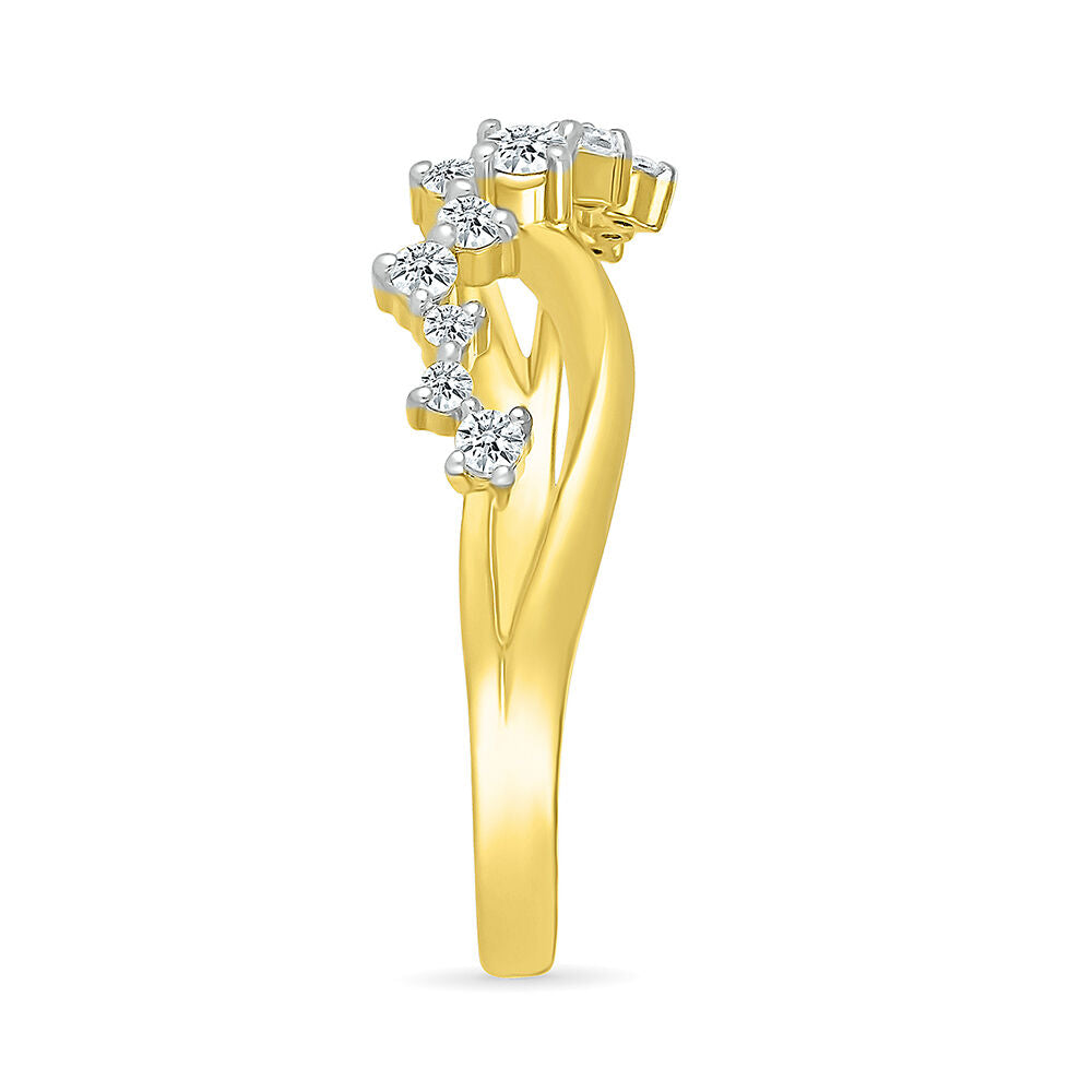 Diamond Twist Ring in 10K Yellow Gold (1/5 ct. tw.)
