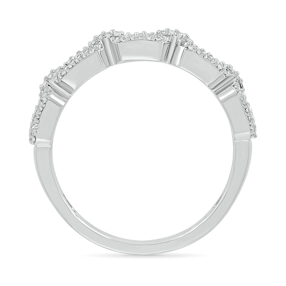 Diamond Link Ring in Sterling Silver (1/5 ct. tw.)
