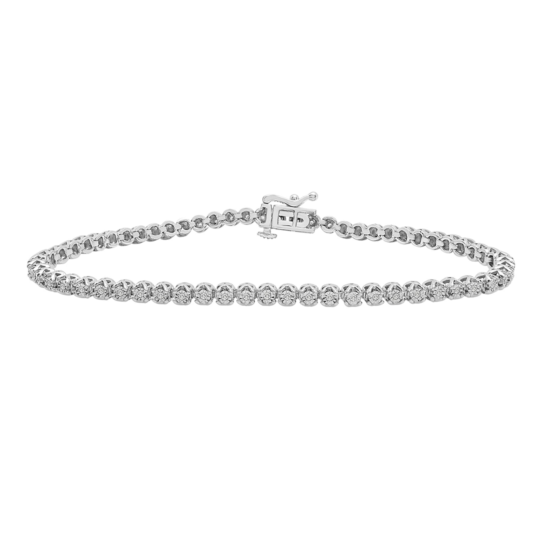 Diamond Link Bracelet in 10K White Gold (1/4 ct. tw.)