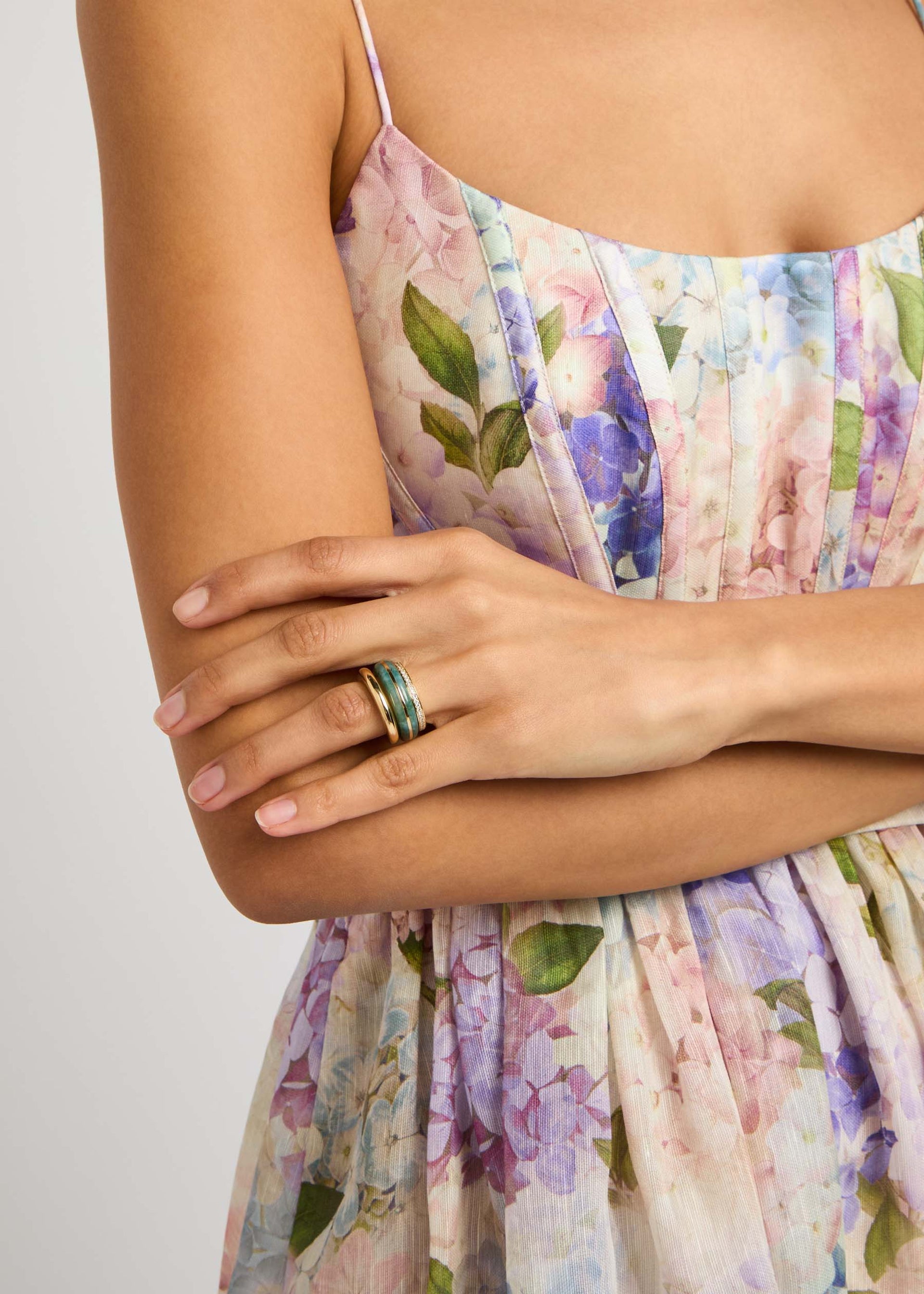 Classic agate and 18kt gold rings - set of three