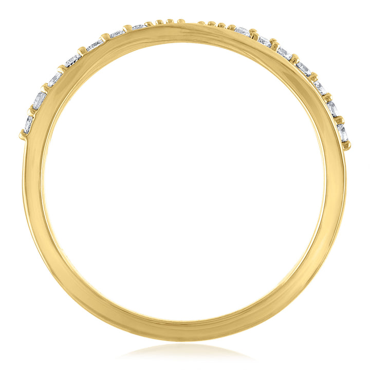 Diamond Crossover Band in 14K Yellow Gold (1/7 ct. tw.)
