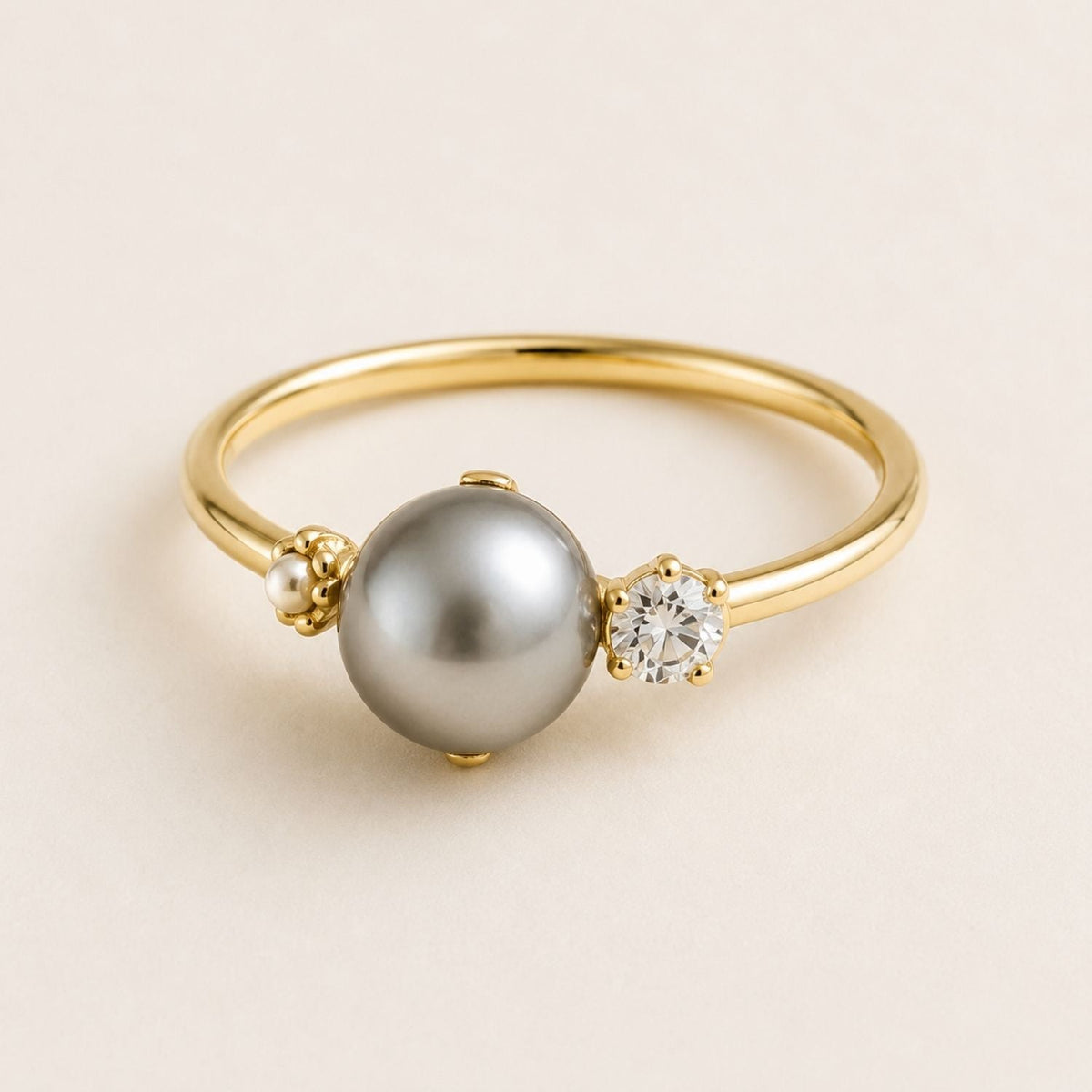 Aurora Grey Pearl & Diamond Ring