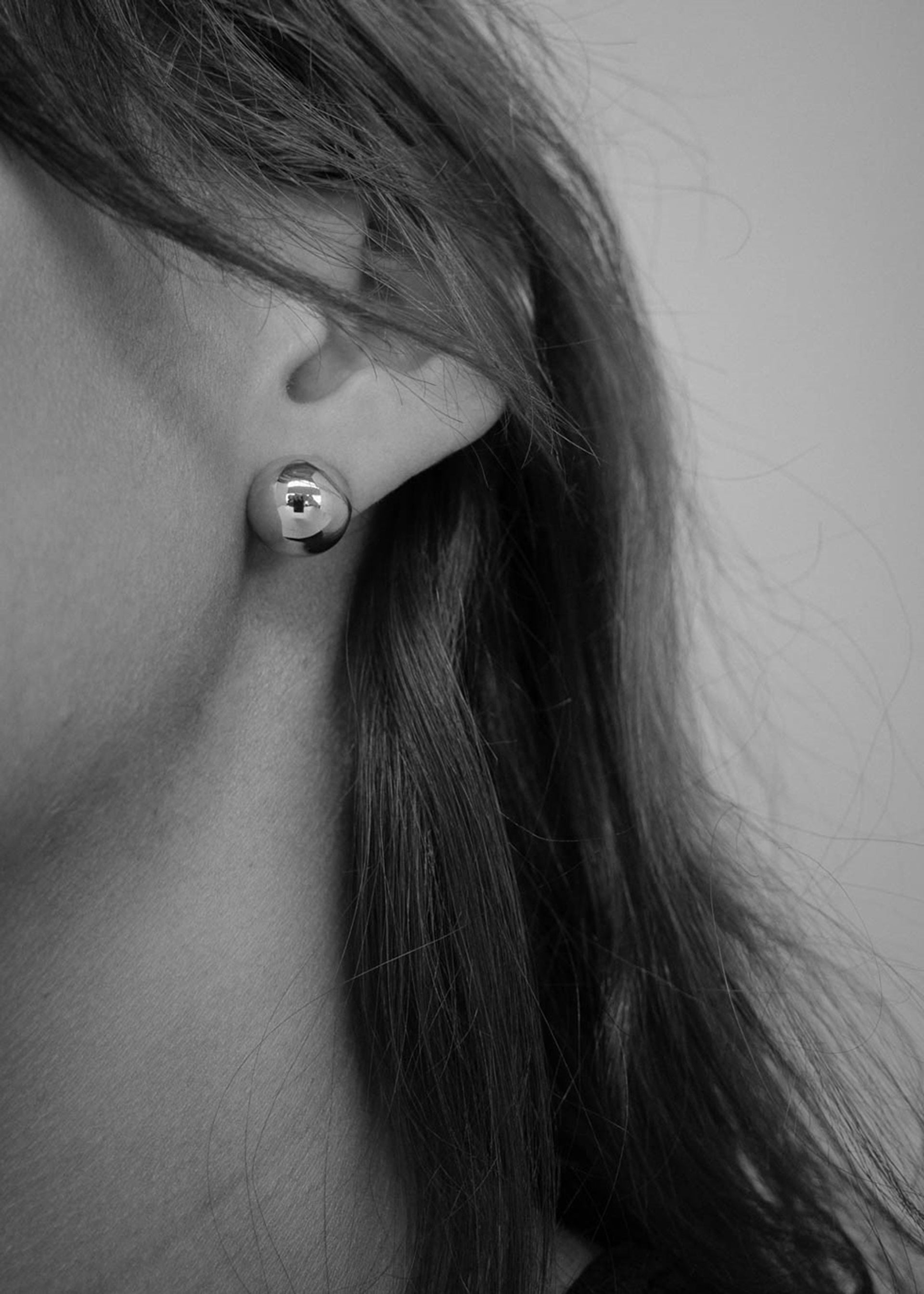 Boule small sterling silver stud earrings