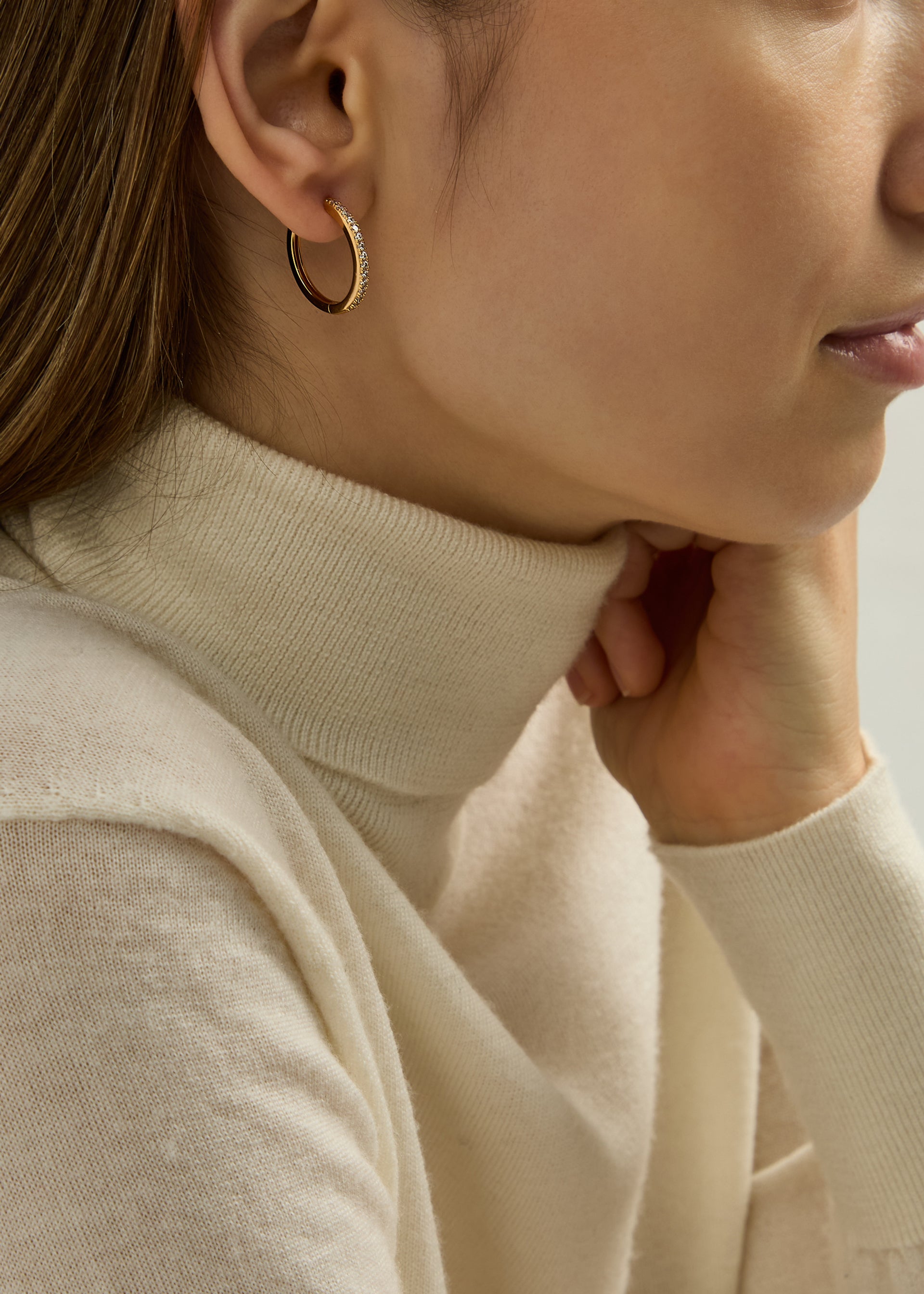 Essential Crystal Medium 18kt gold-plated hoop earrings