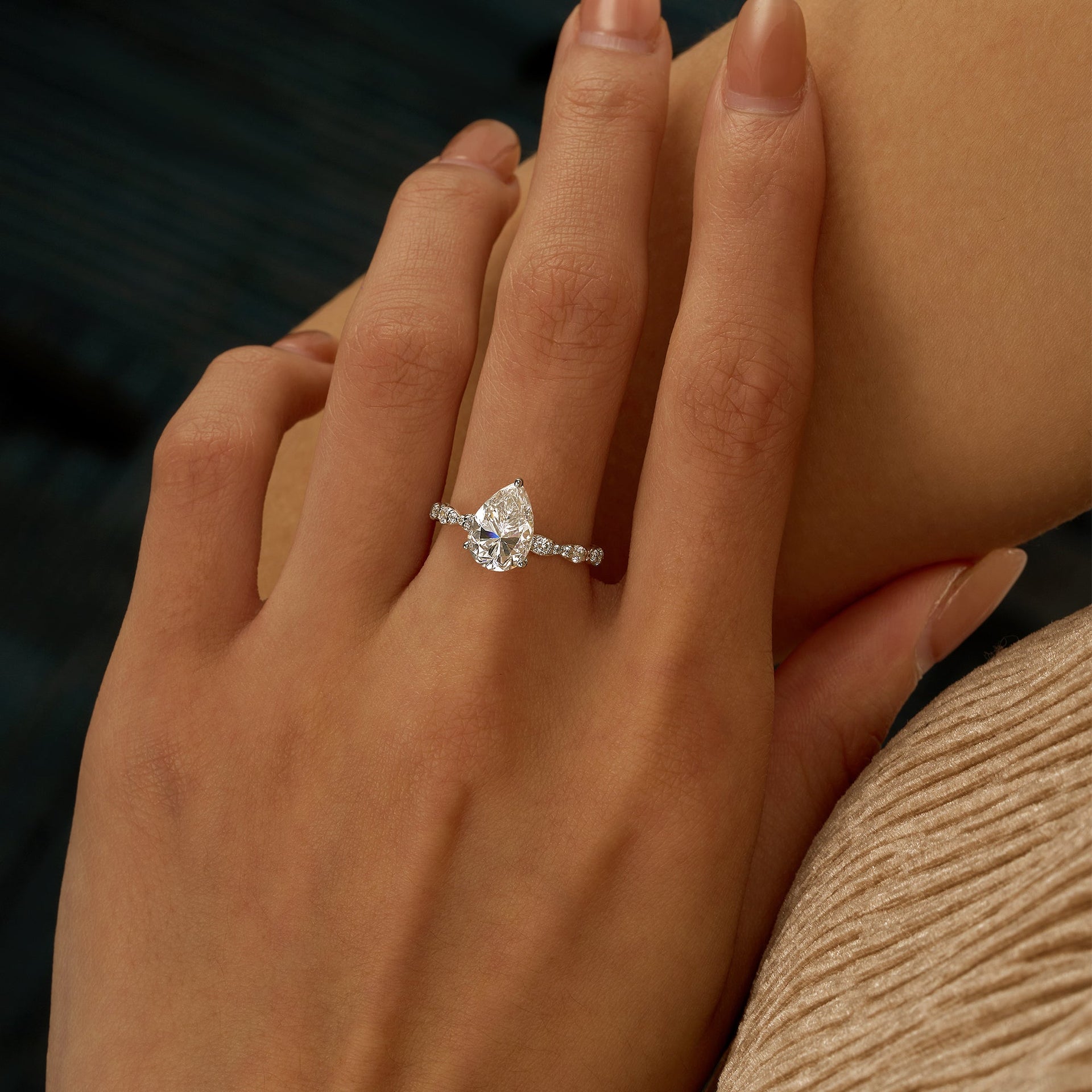 2 Carat Elegant Pear Shape Moissanite Engagement Ring