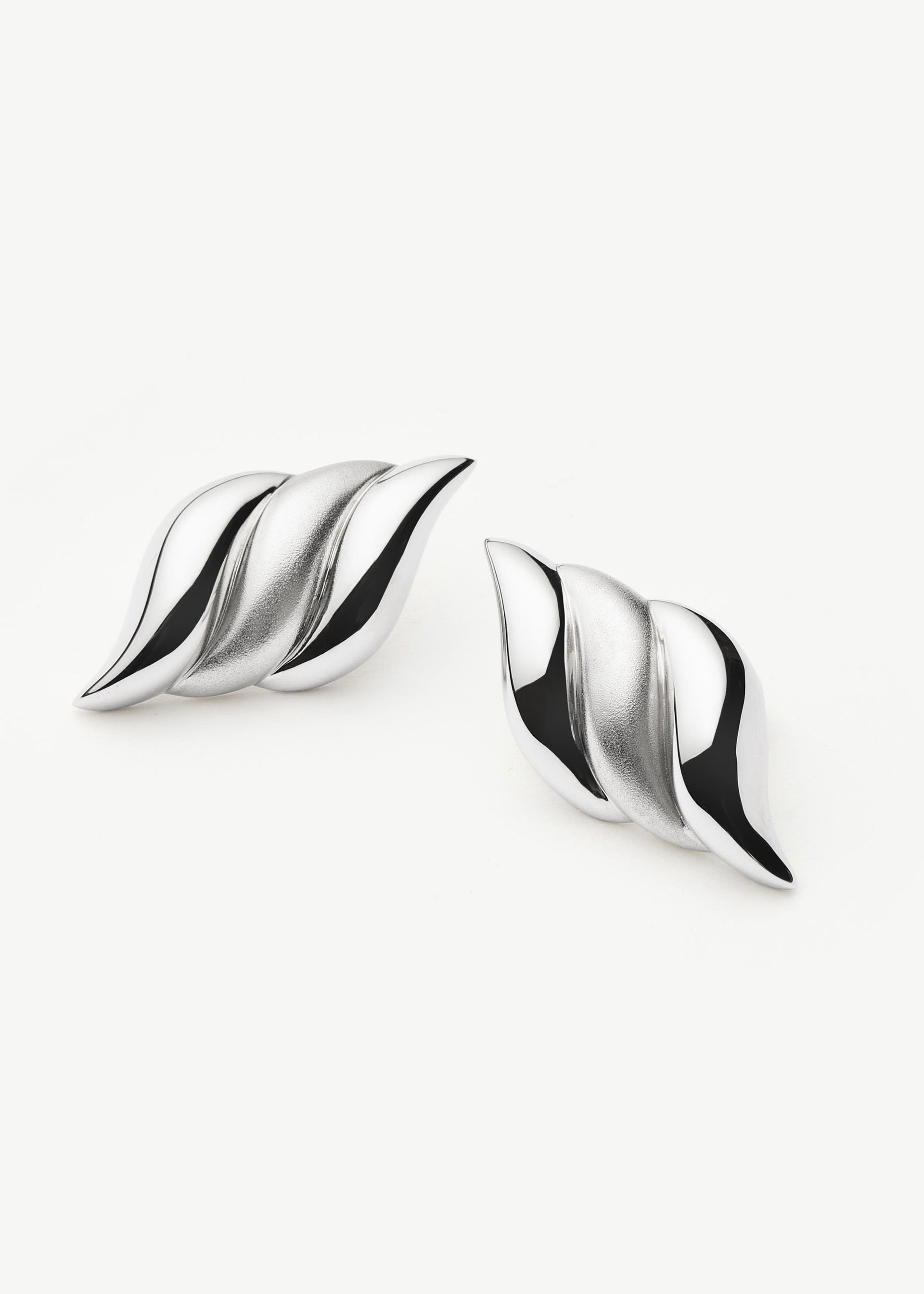 Savi Signature oversized stud earrings