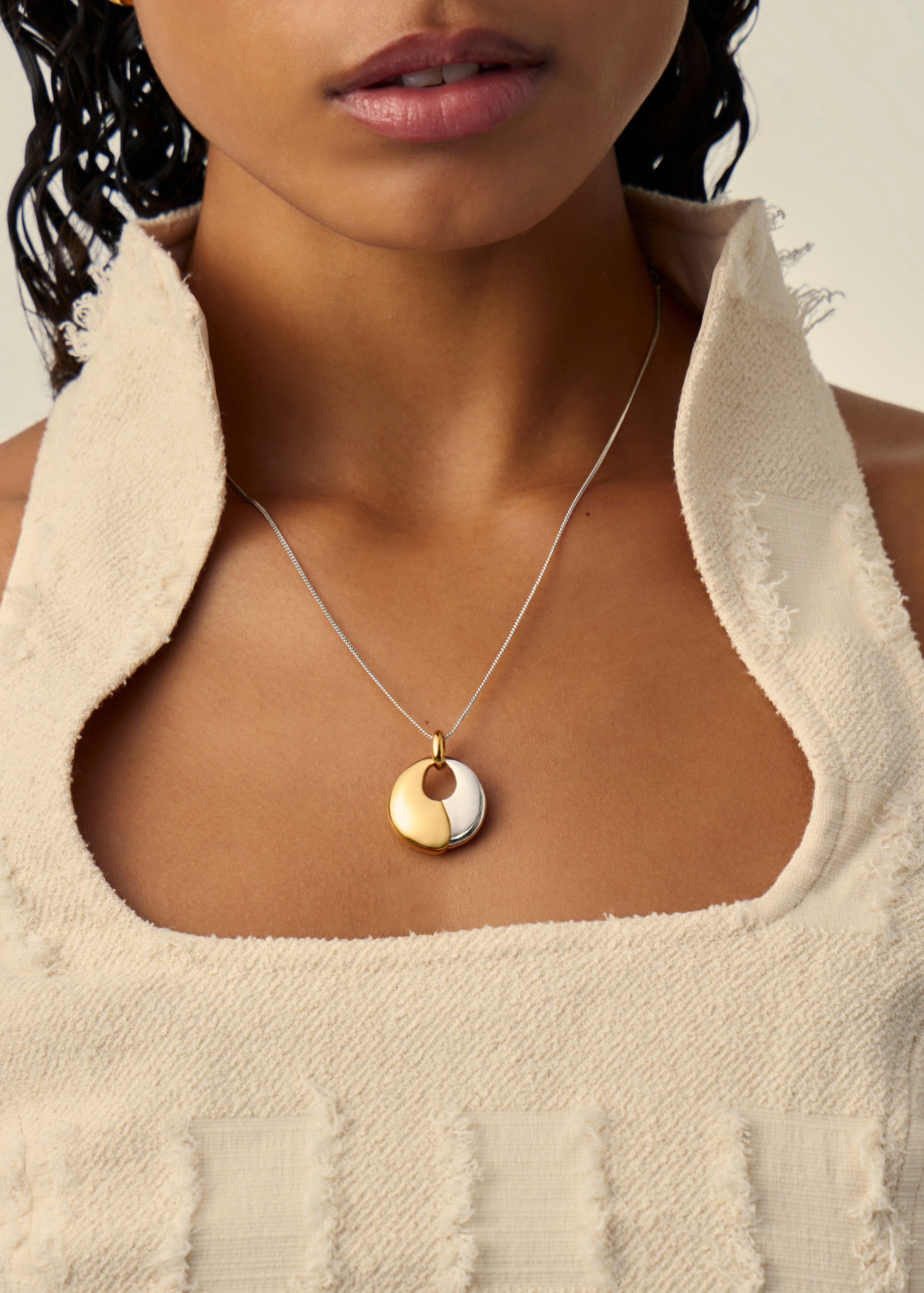 Sculptural pebble pendant necklace set