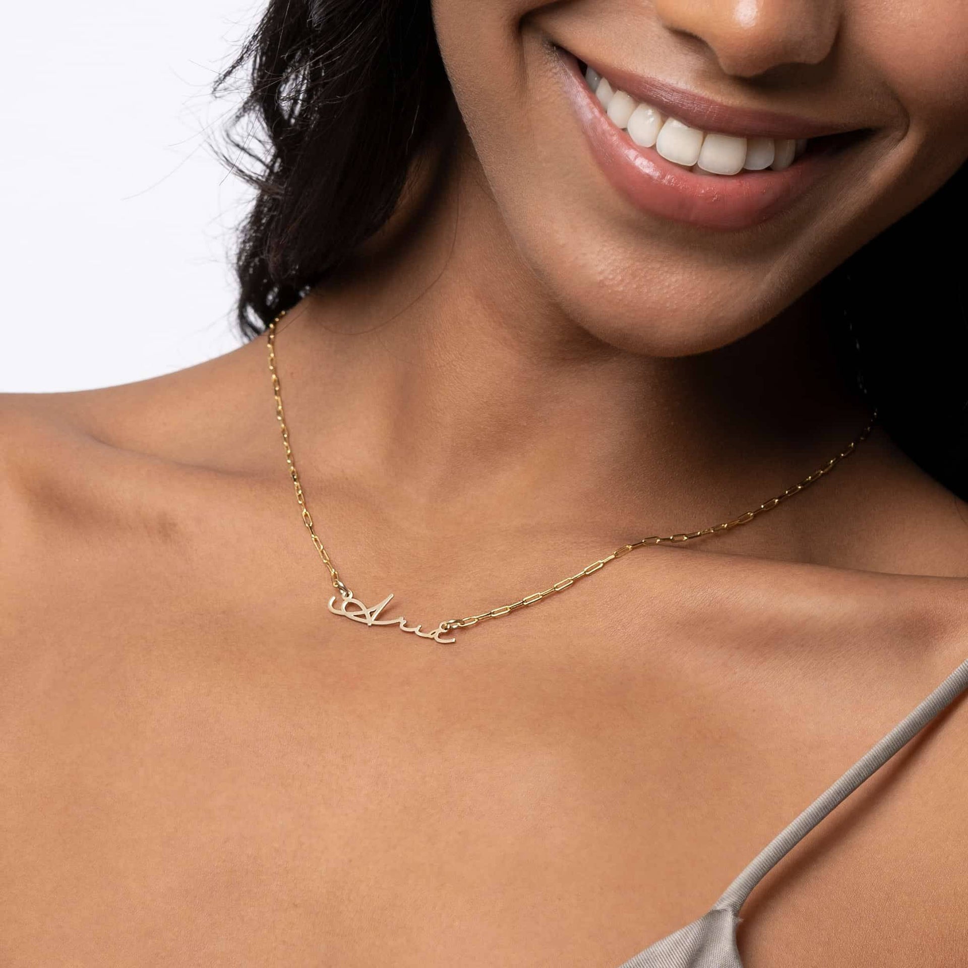 Signature Link Chain Name Necklace in 14ct Yellow Gold