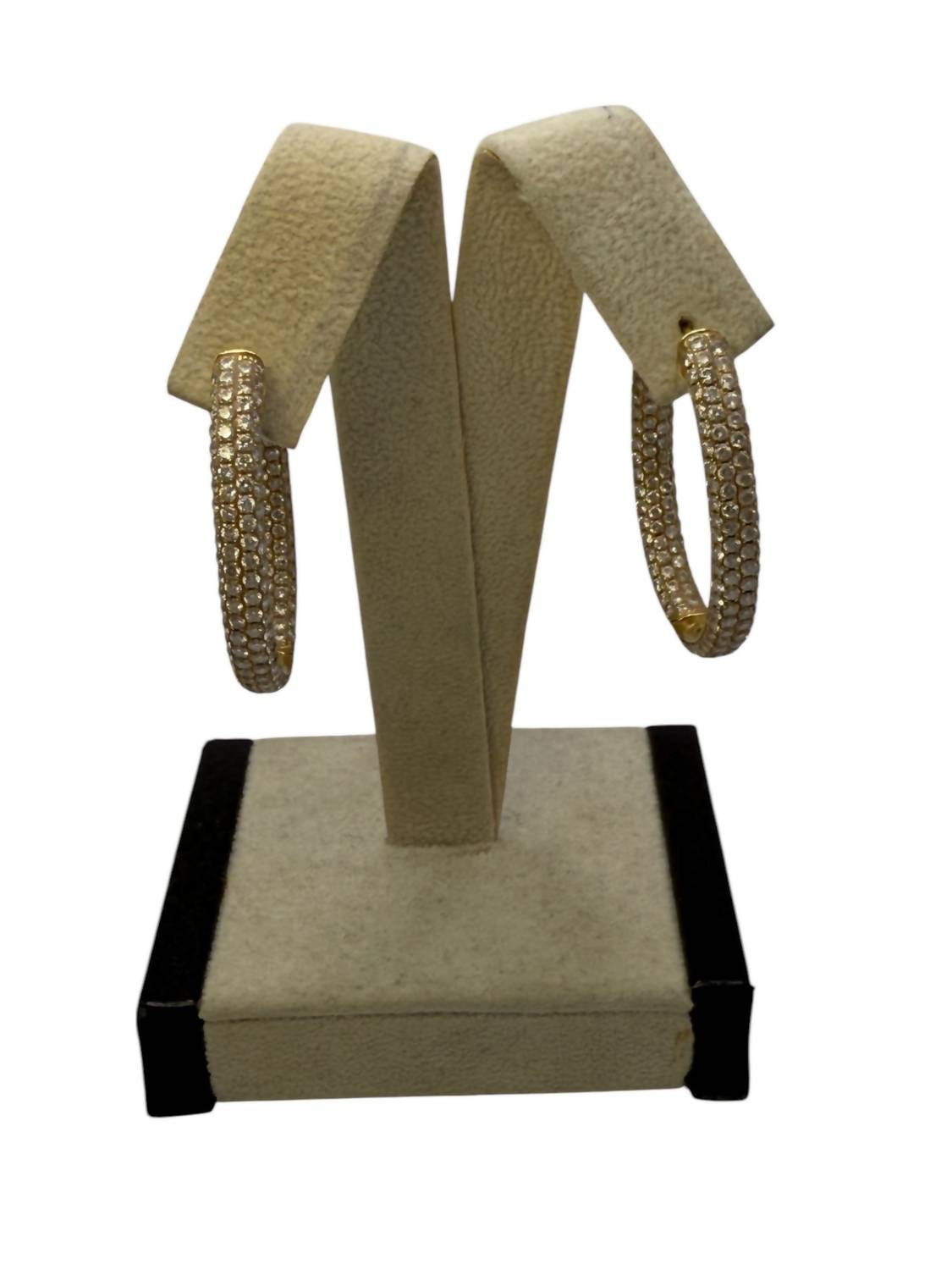 Oval With Diamonds Hoop Earrings In 18K Yellow Gold