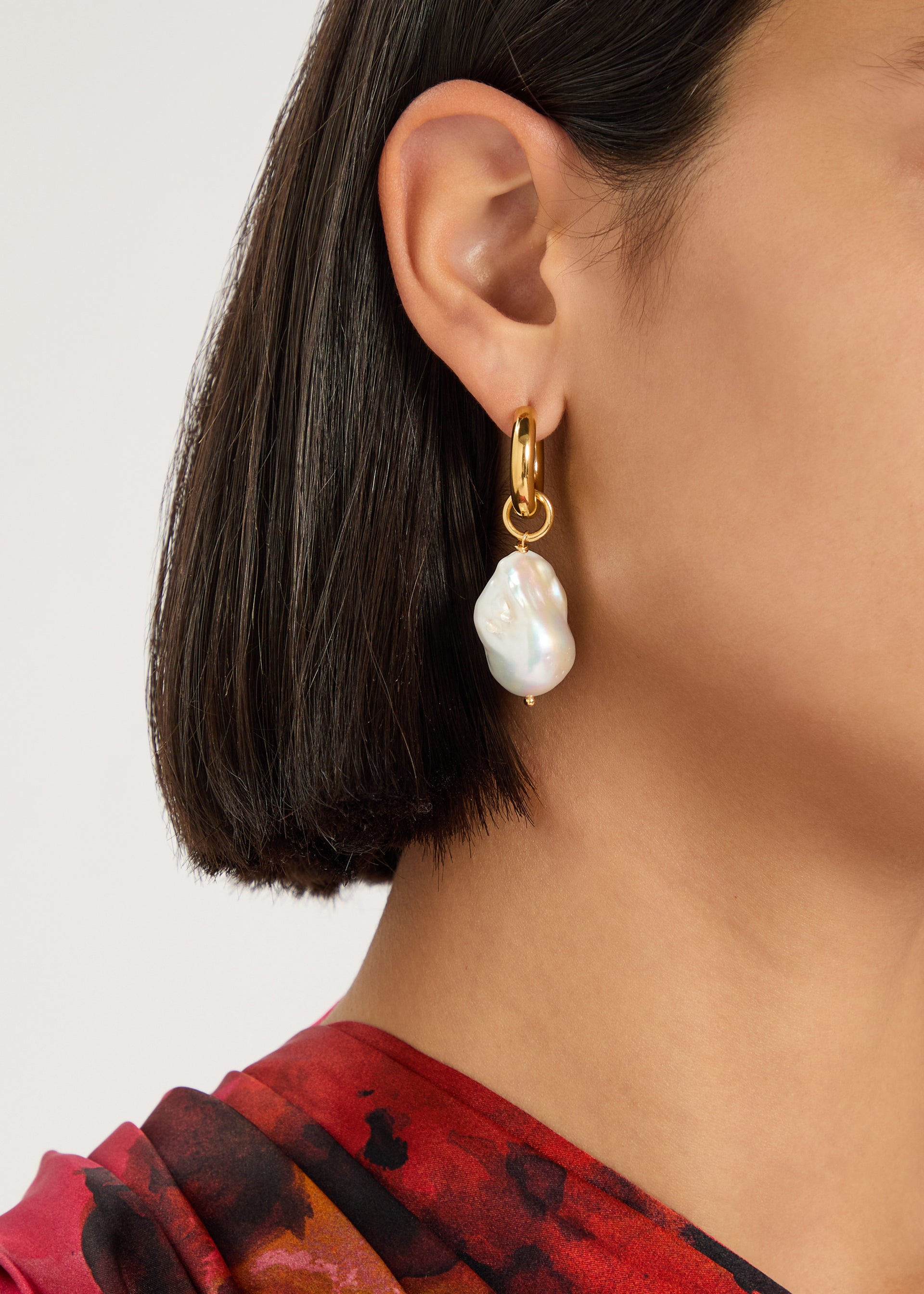 Mismatched 24kt gold-plated hoop earrings