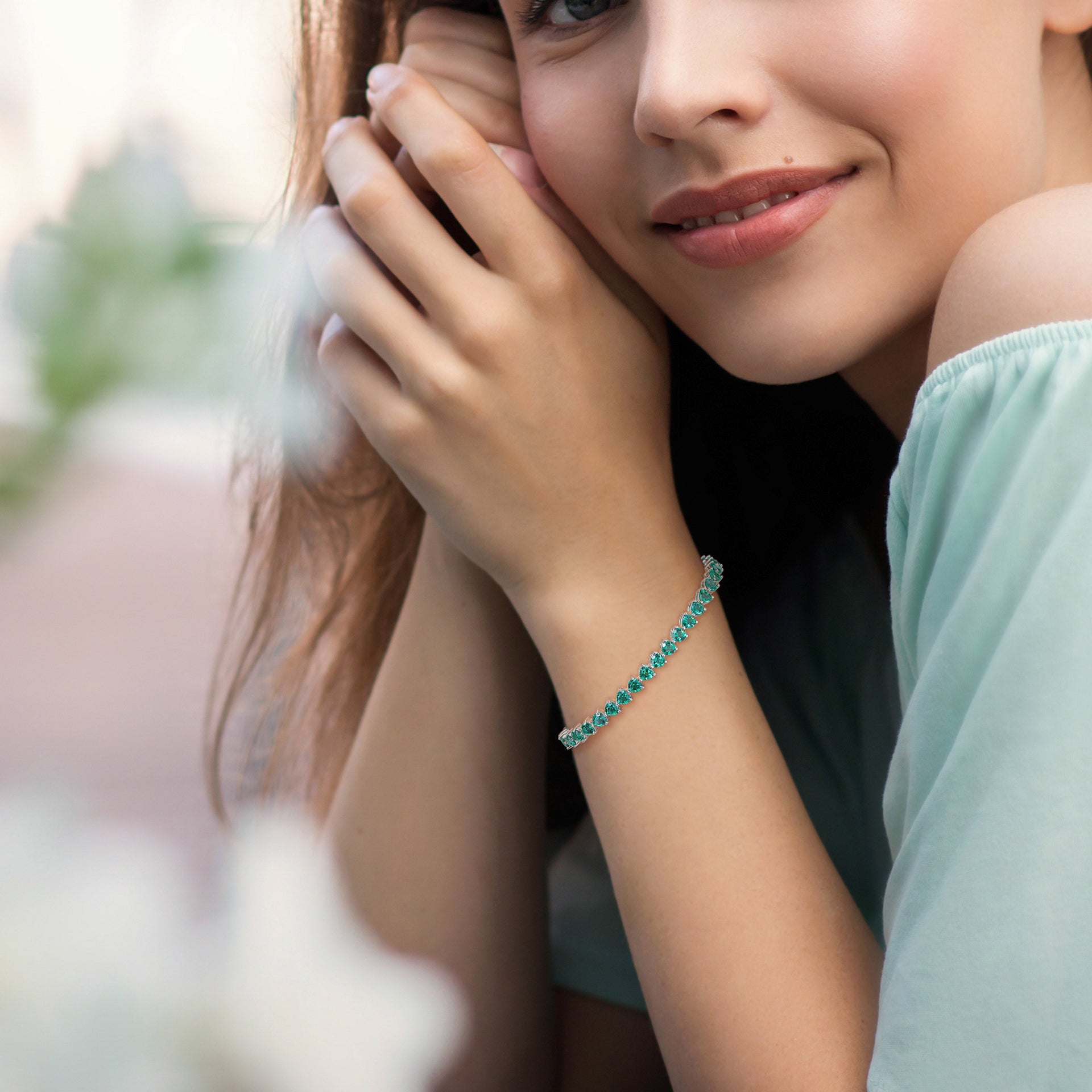 Mimi & Max 9 3/8 CT TGW Heart Shape Created Emerald Tennis Bracelet in Sterling Silver