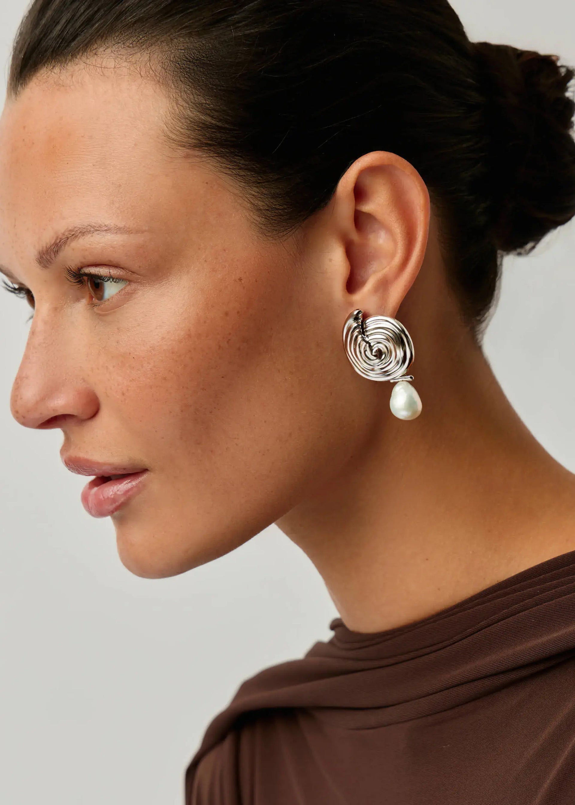 Spiral interchangeable pearl drop earrings