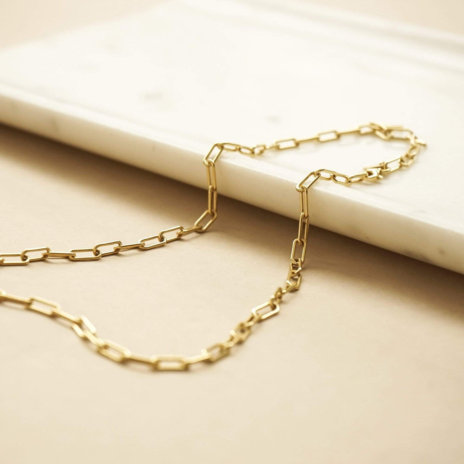estee-lalonde-open-box-chain-necklace-18ct-gold-plated-daisy-london