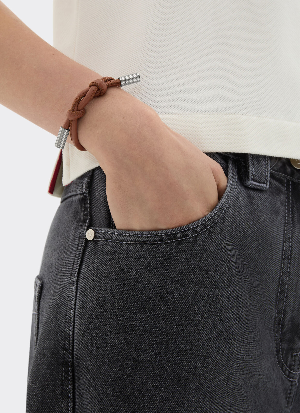 Tubular leather bracelet with engraved Prancing Horse