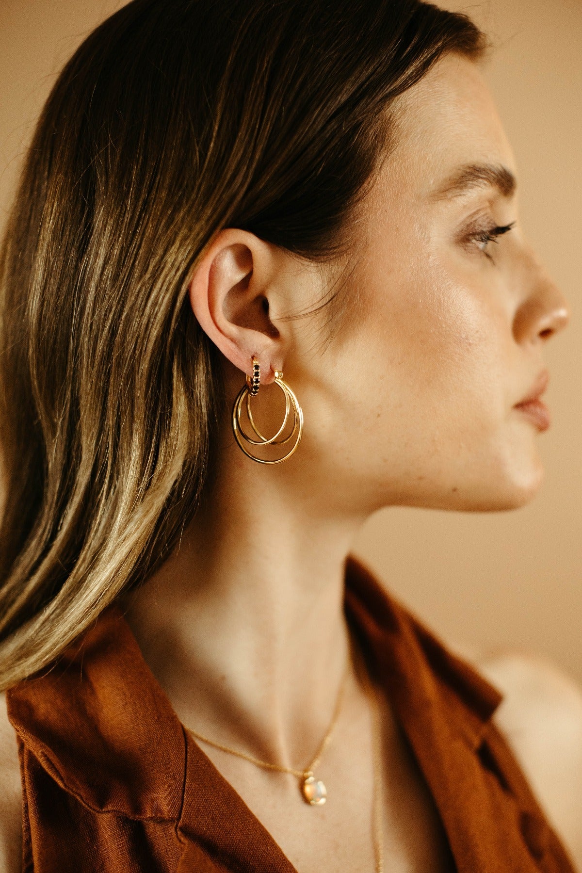 American Woman Hoop Earrings - Gold