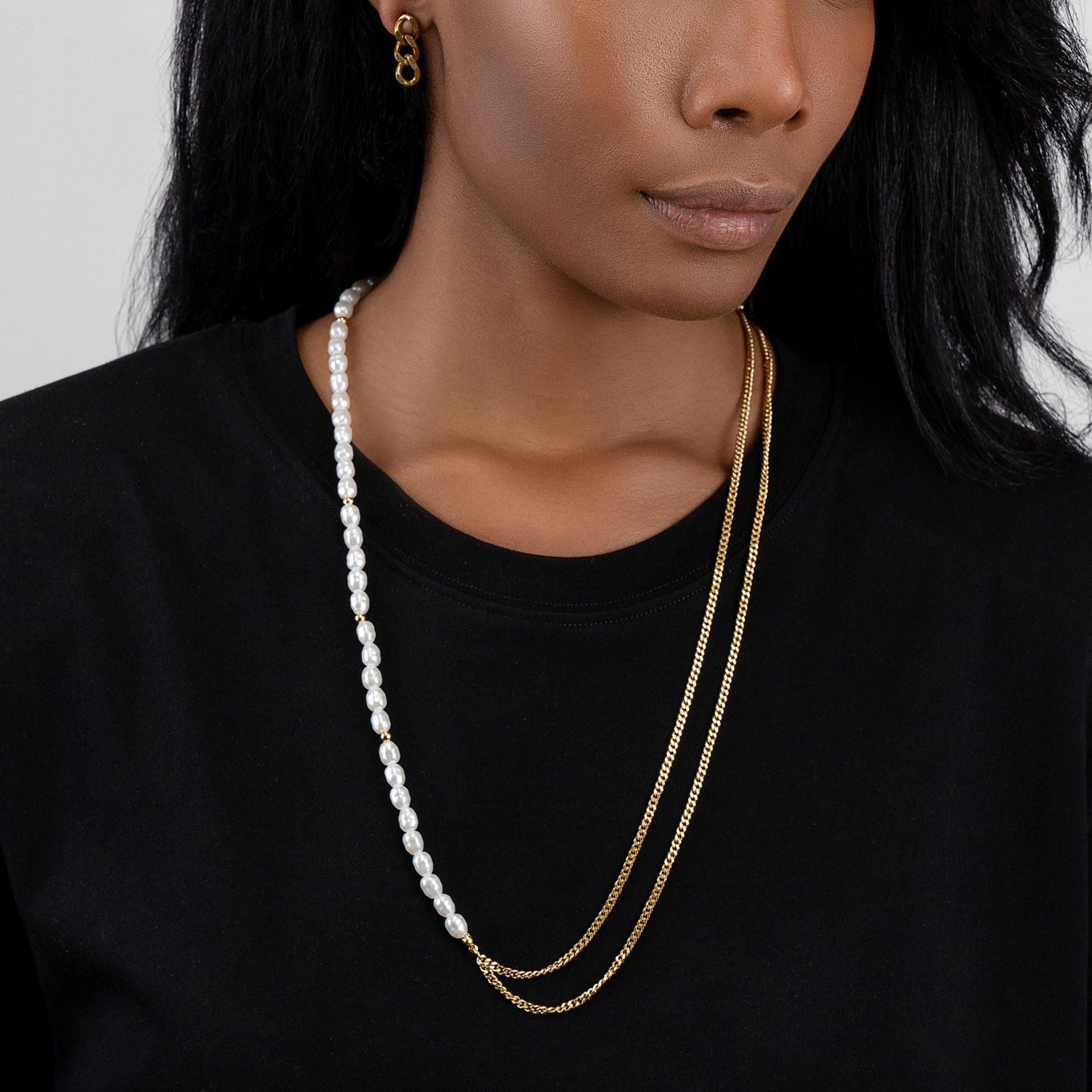 Draped Pearl and Curb Chain Necklace gold
