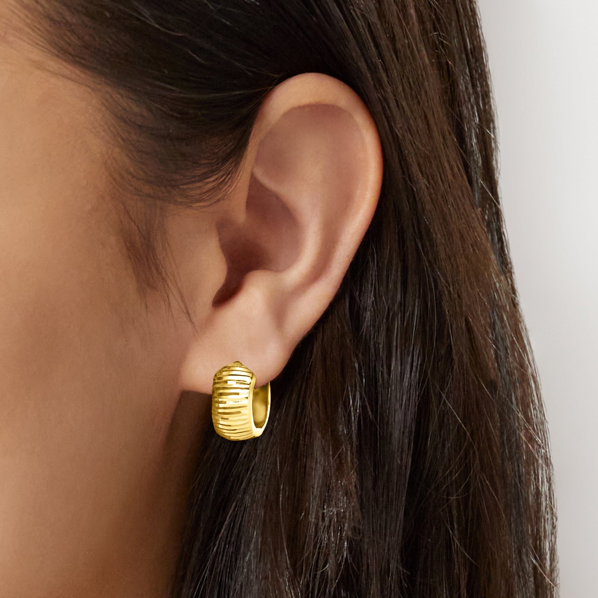 Canaria 10kt Yellow Gold Textured Huggie Hoop Earrings