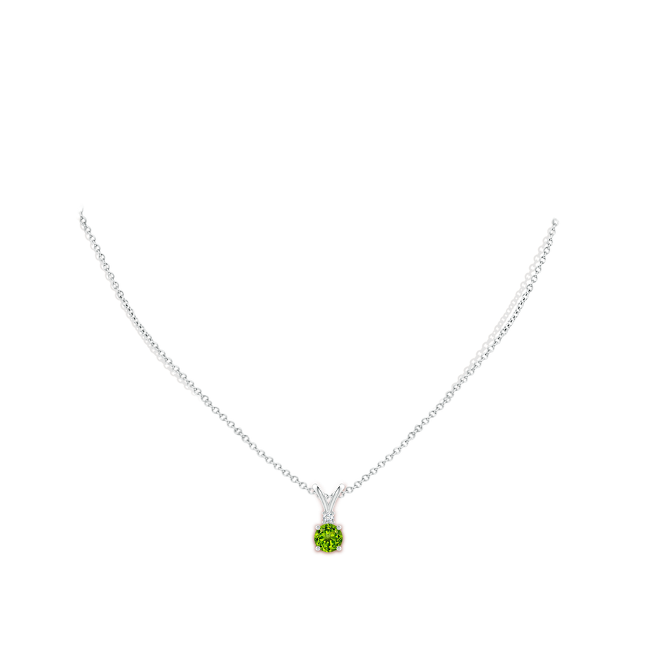 Round Peridot Solitaire V-Bale Pendant with Diamond