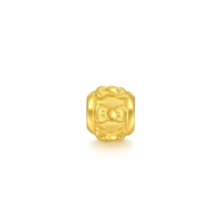 hello-kitty-gold-charm-chow-sang-sang
