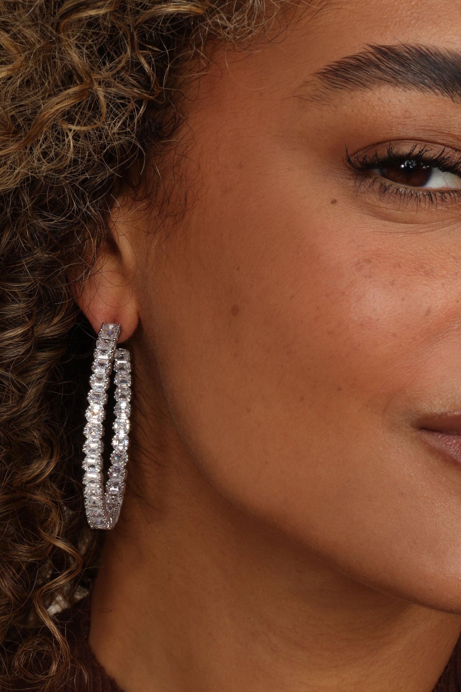 the-queens-hoops-2-inch-in-silver-and-white-diamondettes