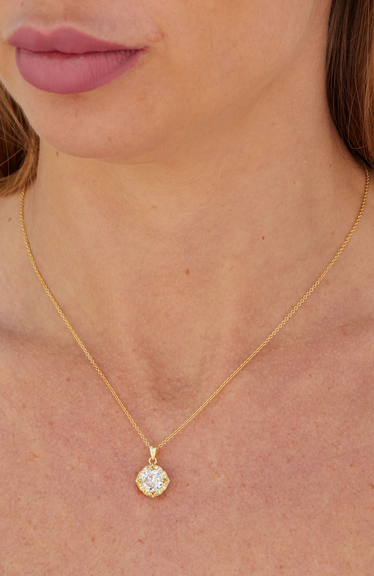 18K GOLD PLATED WHITE CZ PENDANT WITH CHAIN