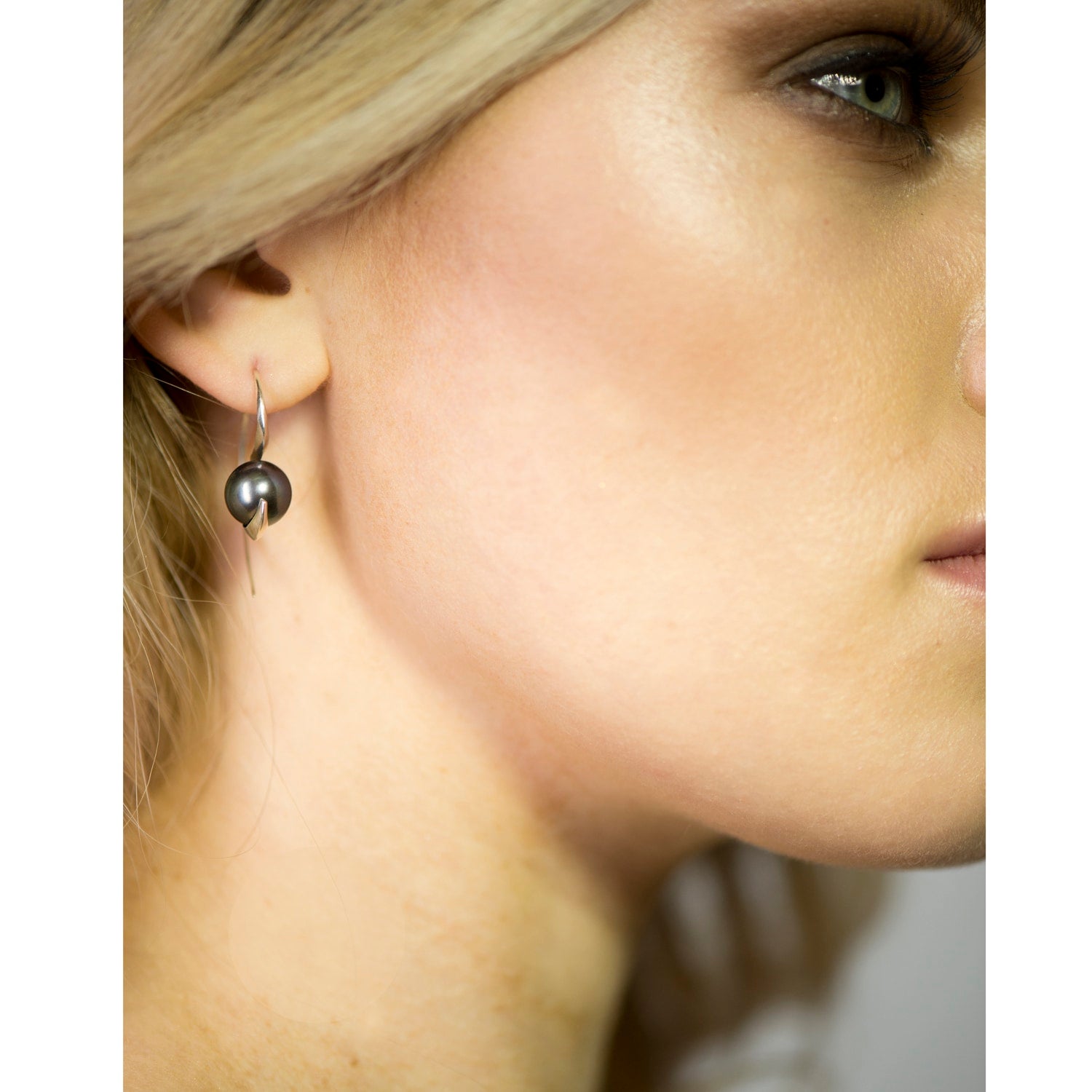 Pearl Claw Earrings