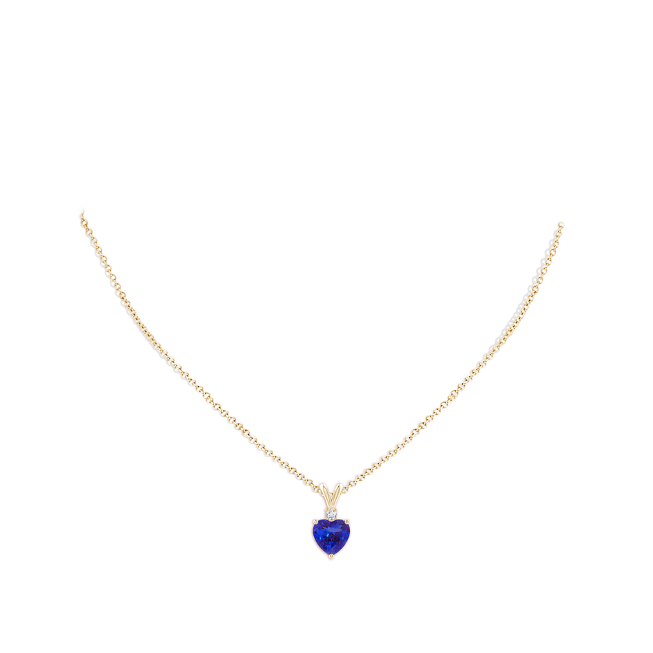 Heart-Shaped Tanzanite V-Bale Pendant with Diamond