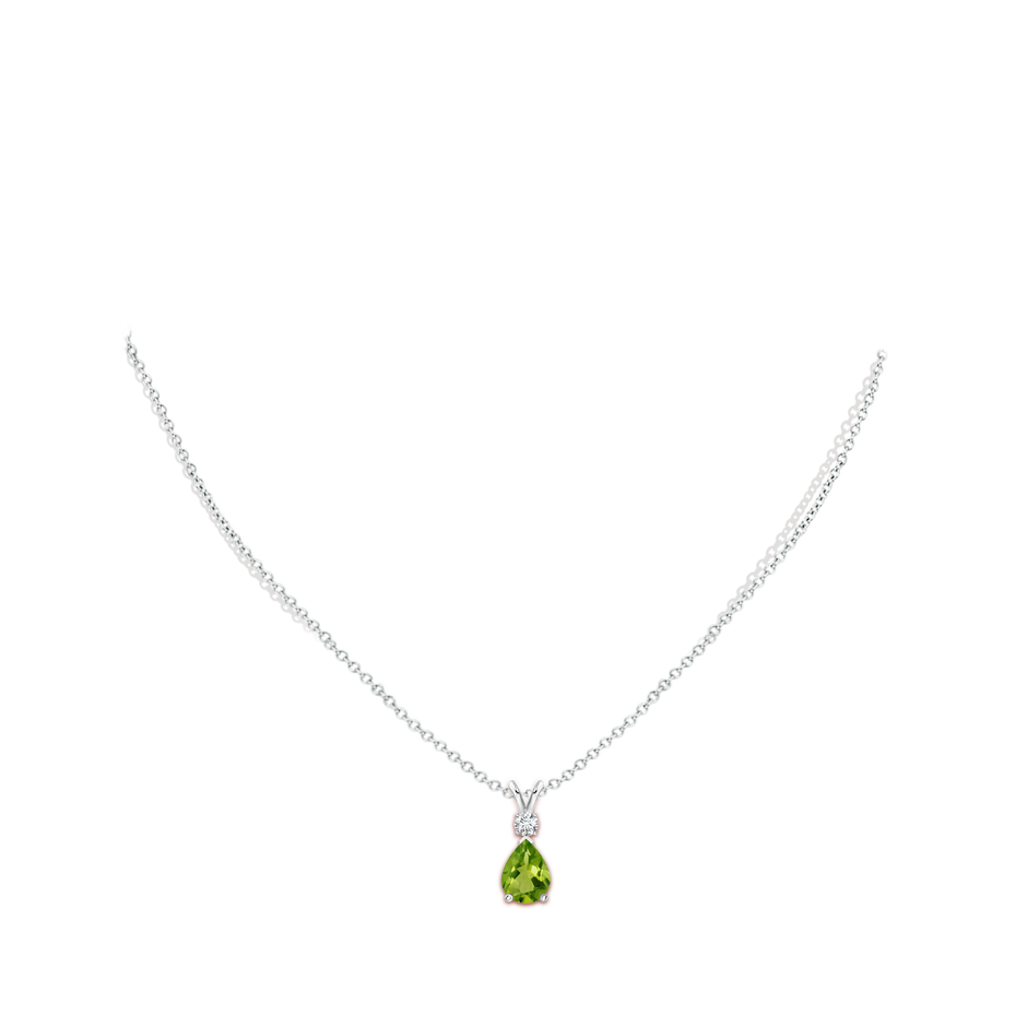 Prong-Set Peridot Teardrop V-Bale Pendant with Diamond