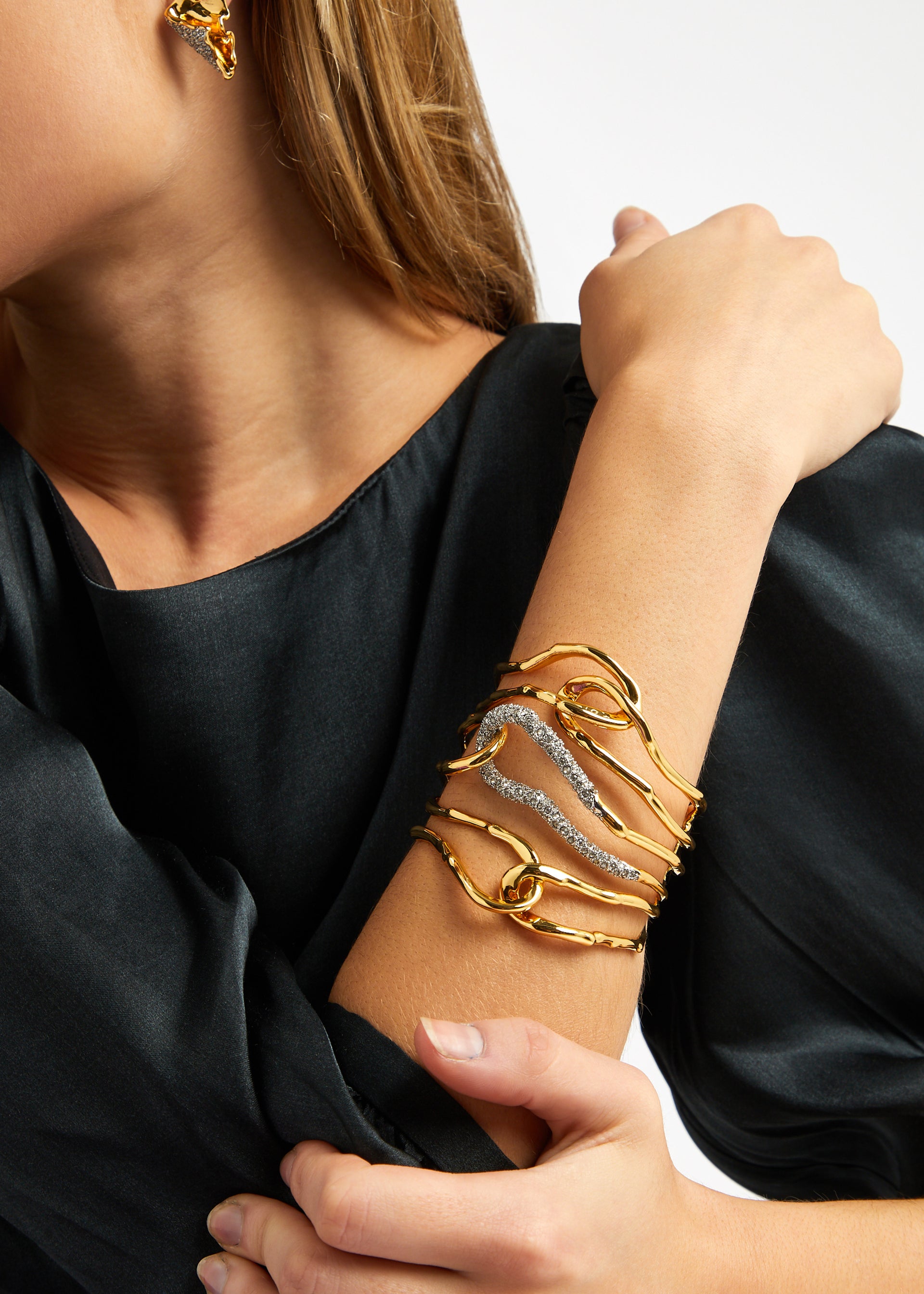 Solanales large 14kt gold-plated cuff