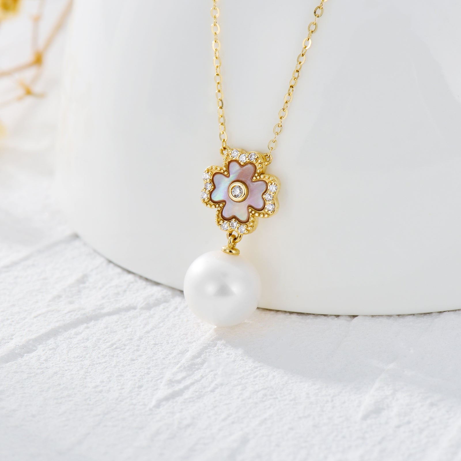 9K Gold Pearl Four-leaf Clover Pendant Necklace