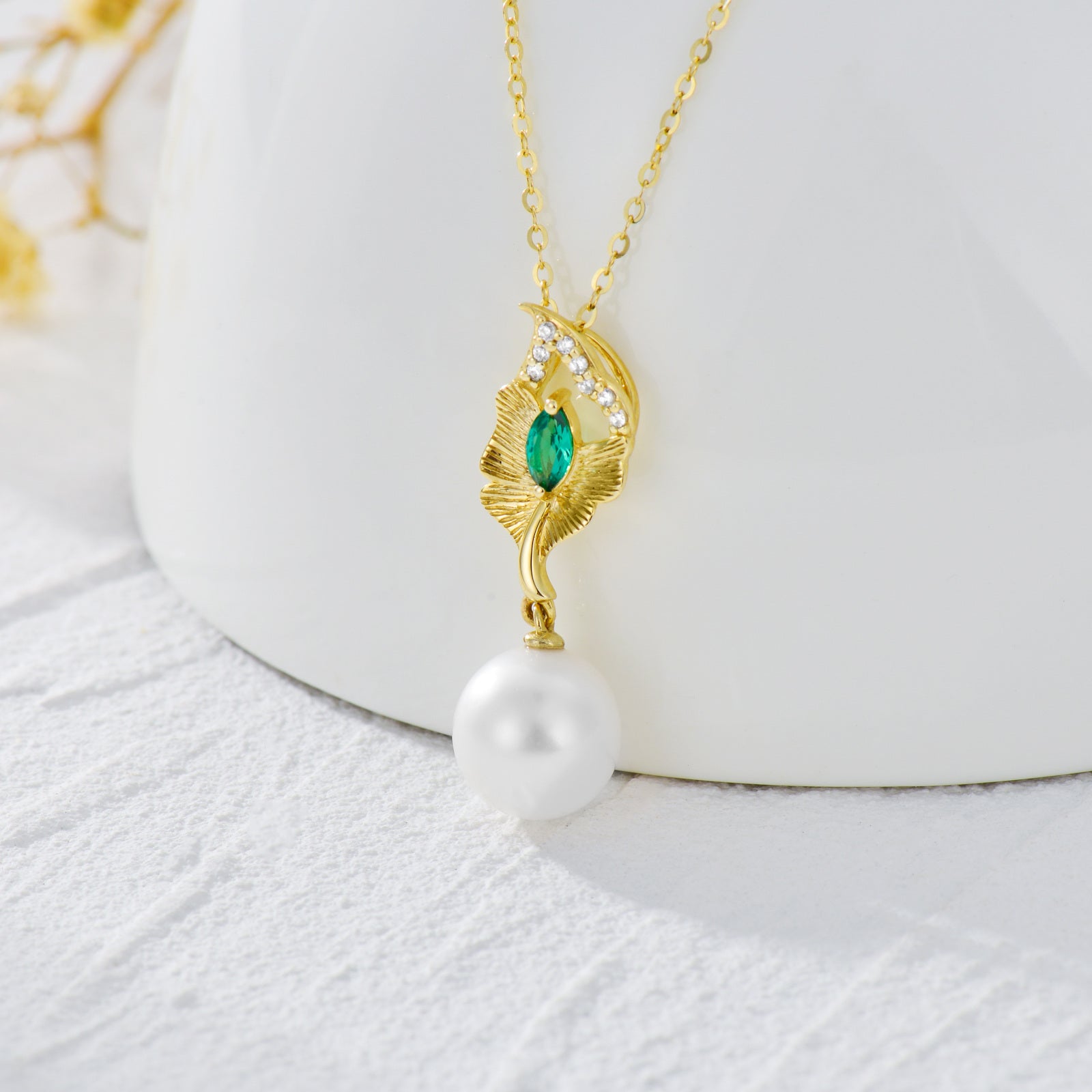 9K Gold Pearl Leaves Pendant Necklace