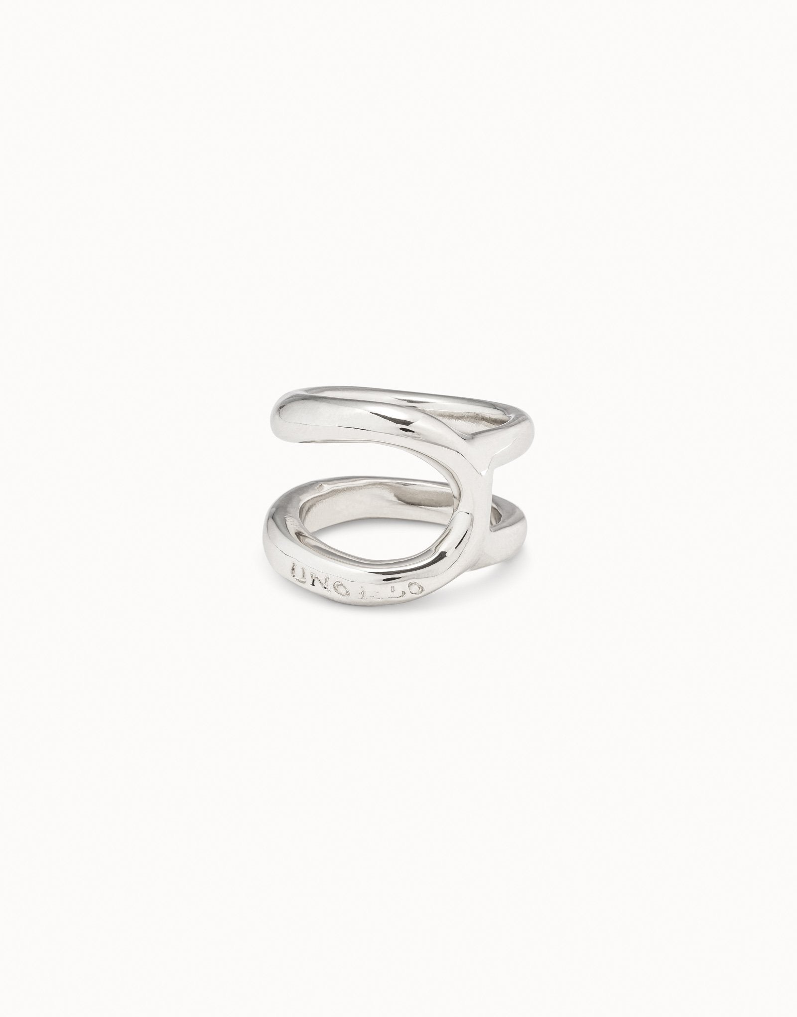 Double curved ring