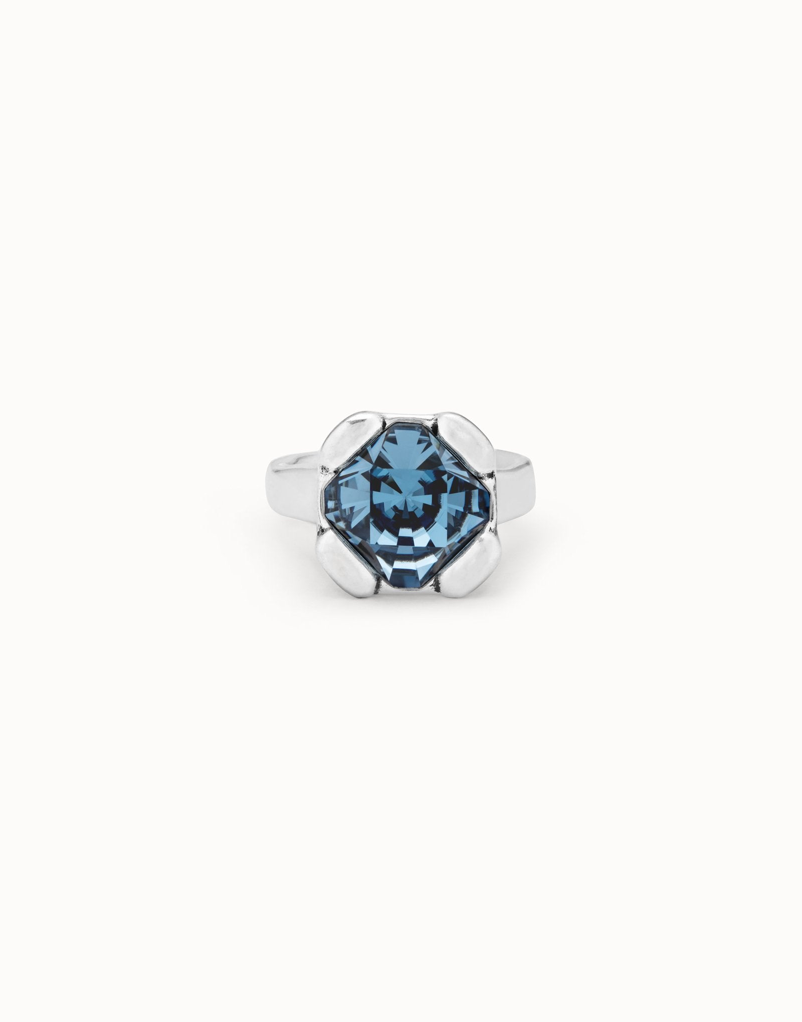 Ring with blue crystal