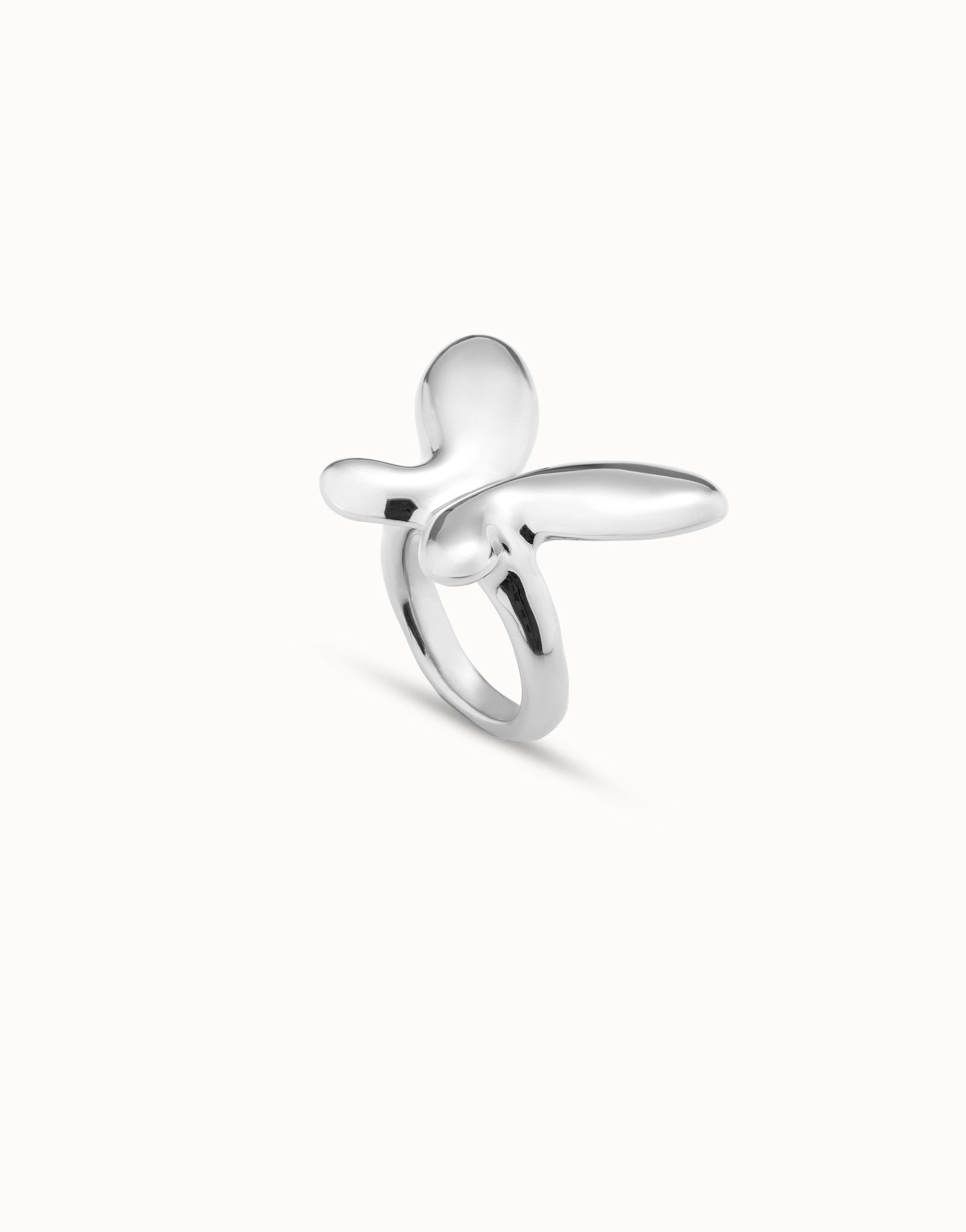 Ring with medium butterfly shape
